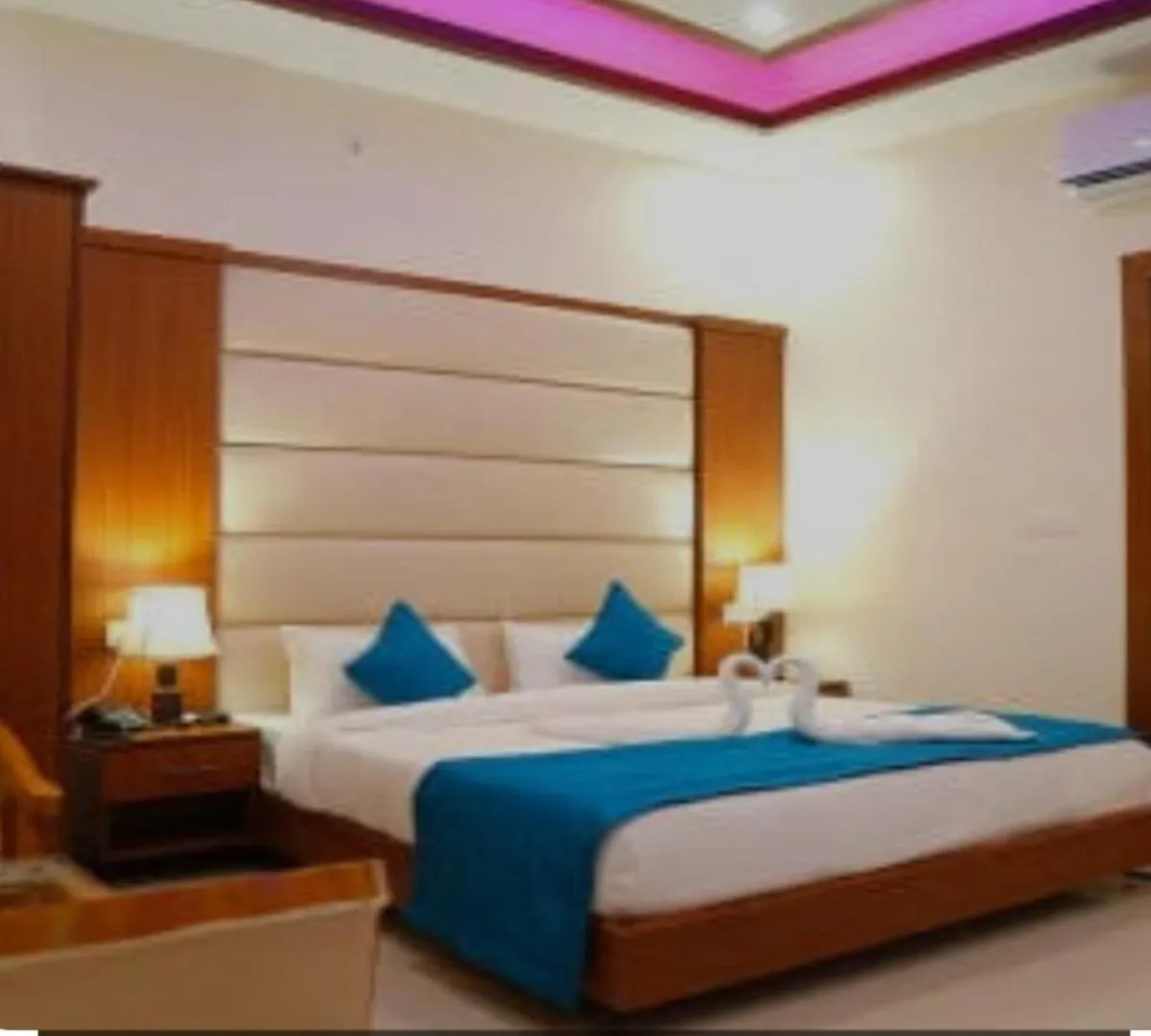 Bed in Hotel Namo Gange