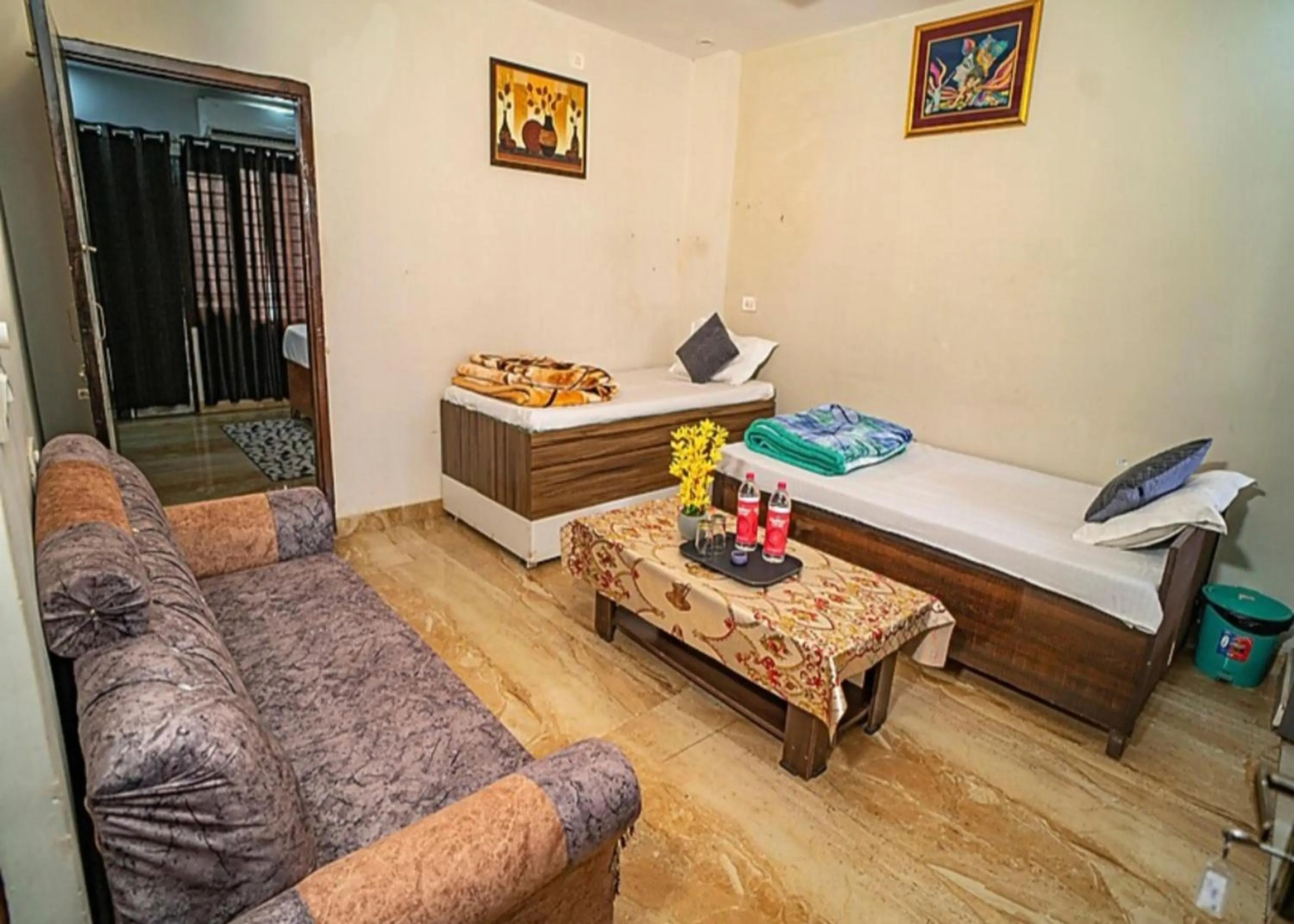 Bed in Hotel Namo Gange