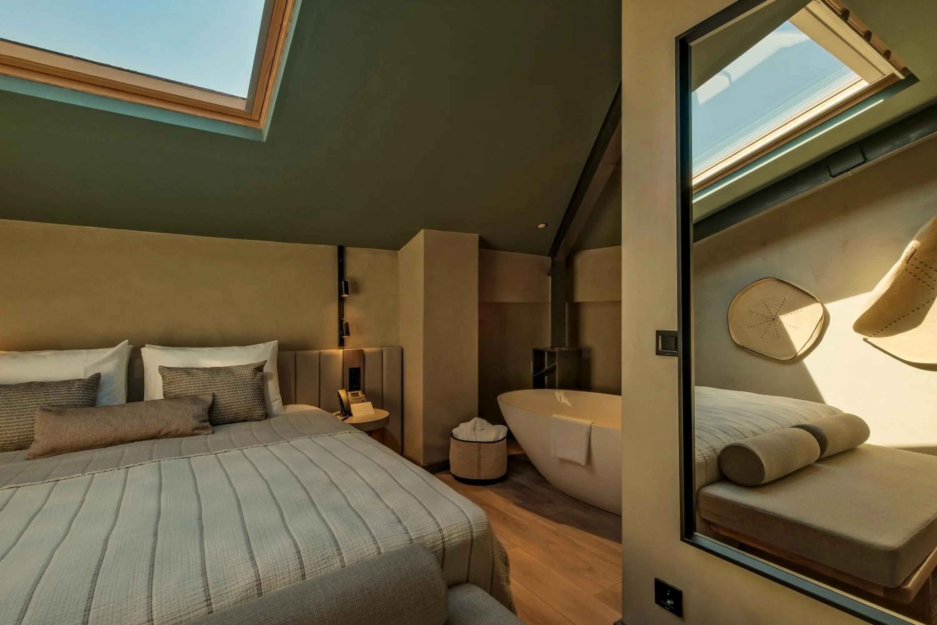 Bed in Lecole Hotel By Cityloft