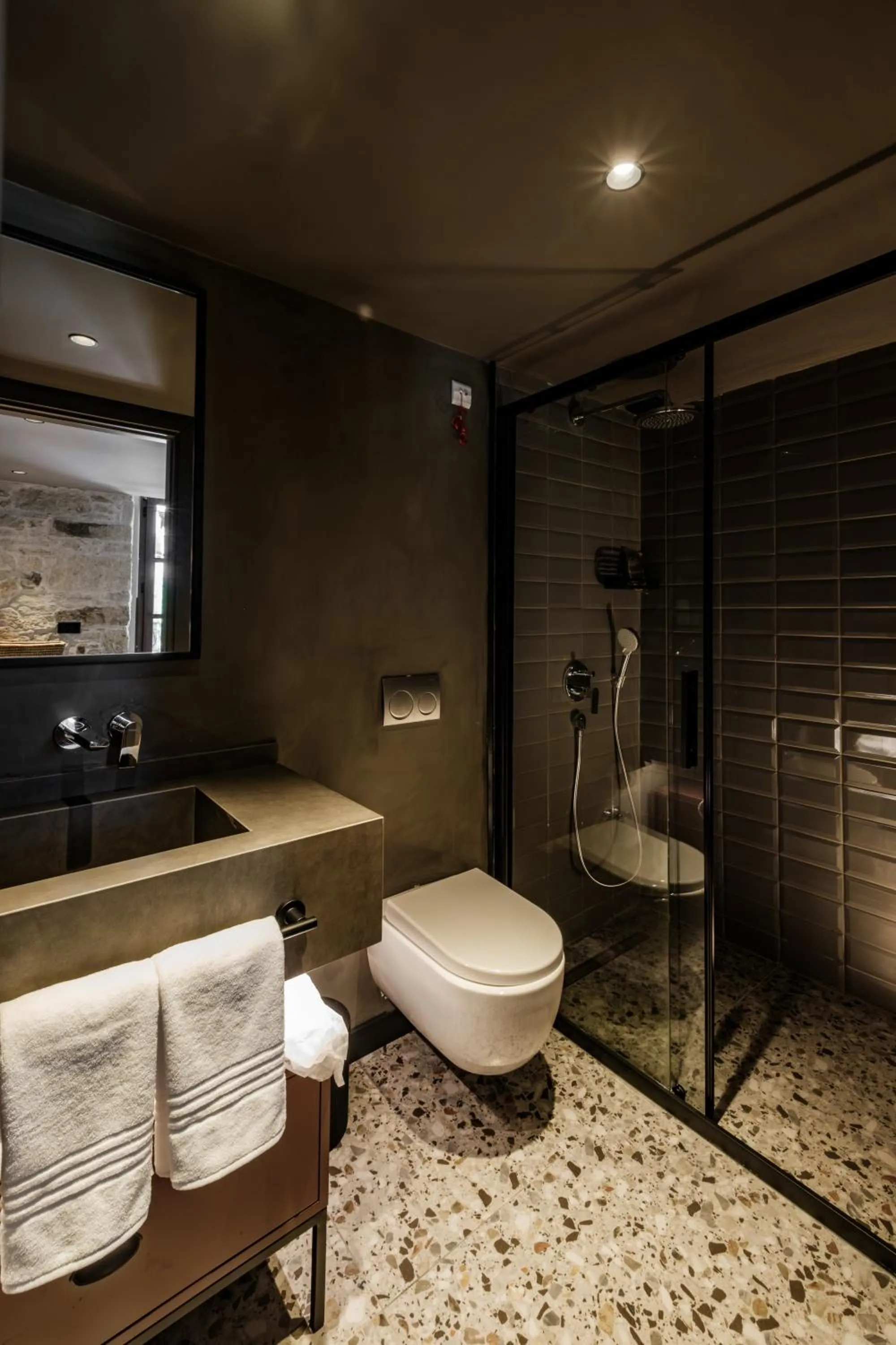 Shower in Lecole Hotel By Cityloft