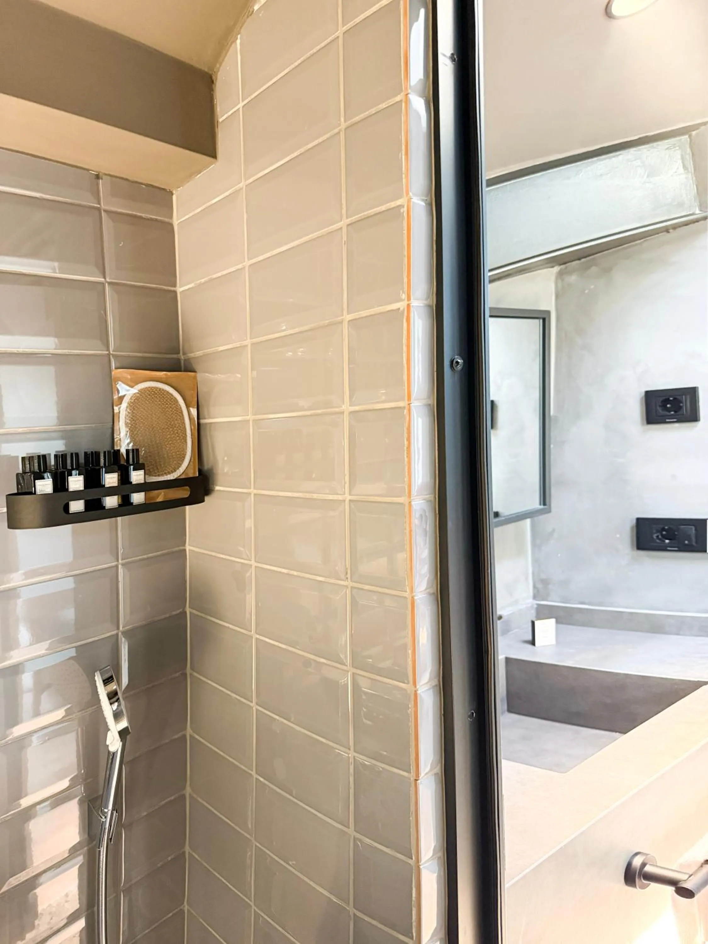 Shower in Lecole Hotel By Cityloft