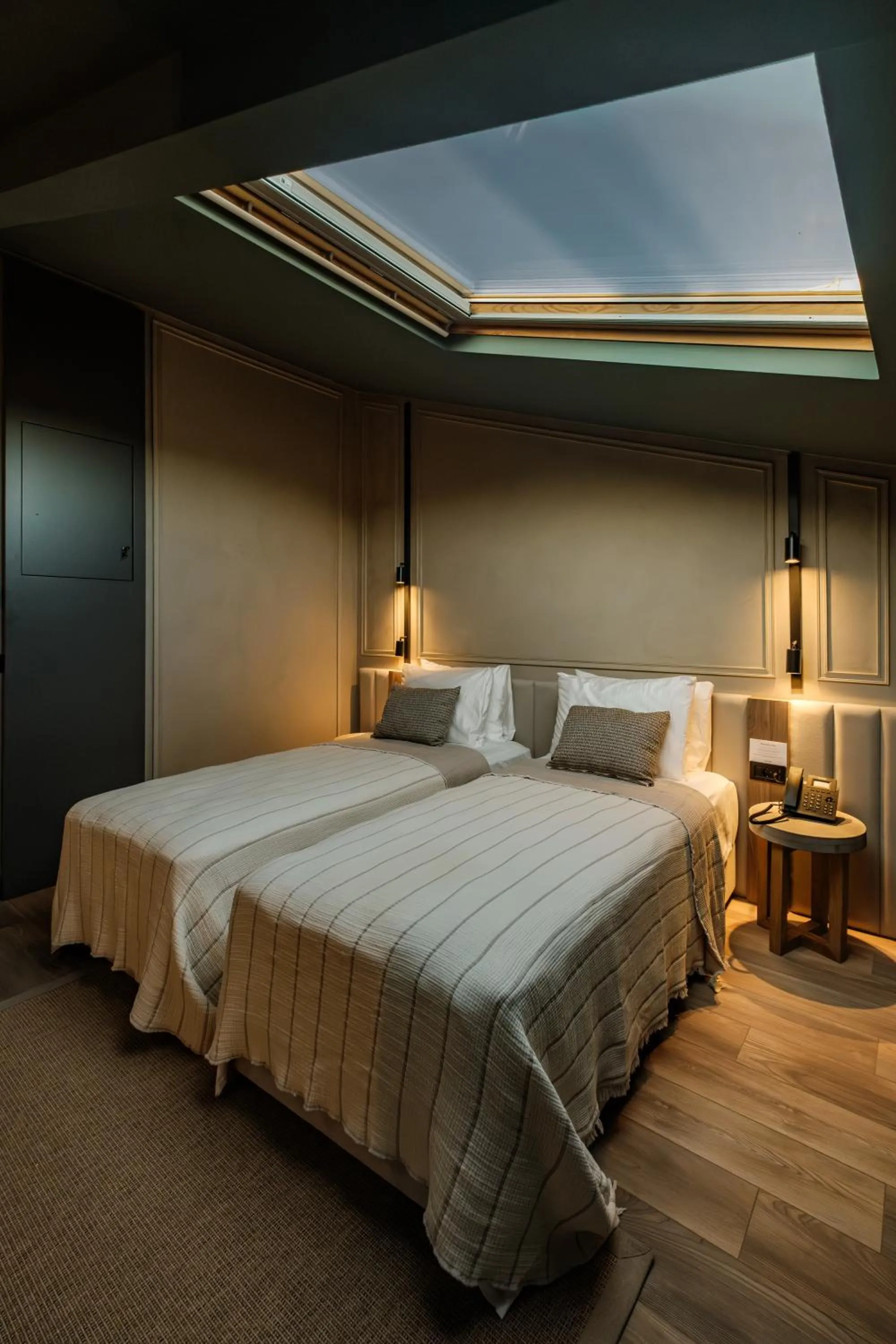 Bed in Lecole Hotel By Cityloft