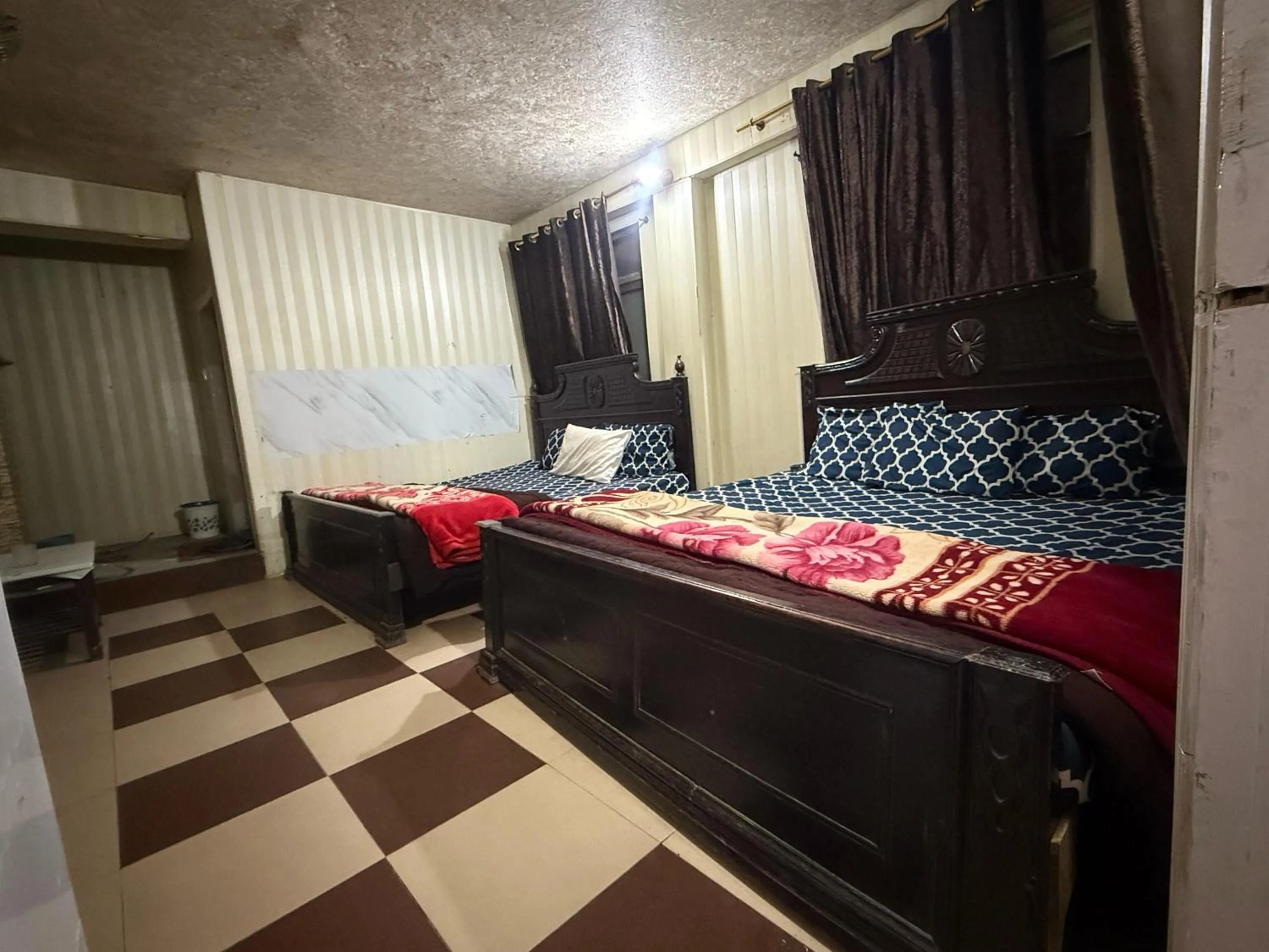 Bedroom, Bed in Pleasant View Murree
