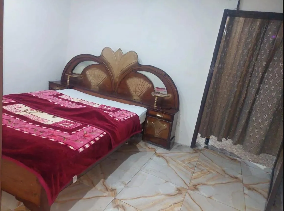 Bedroom, Bed in Pleasant View Murree
