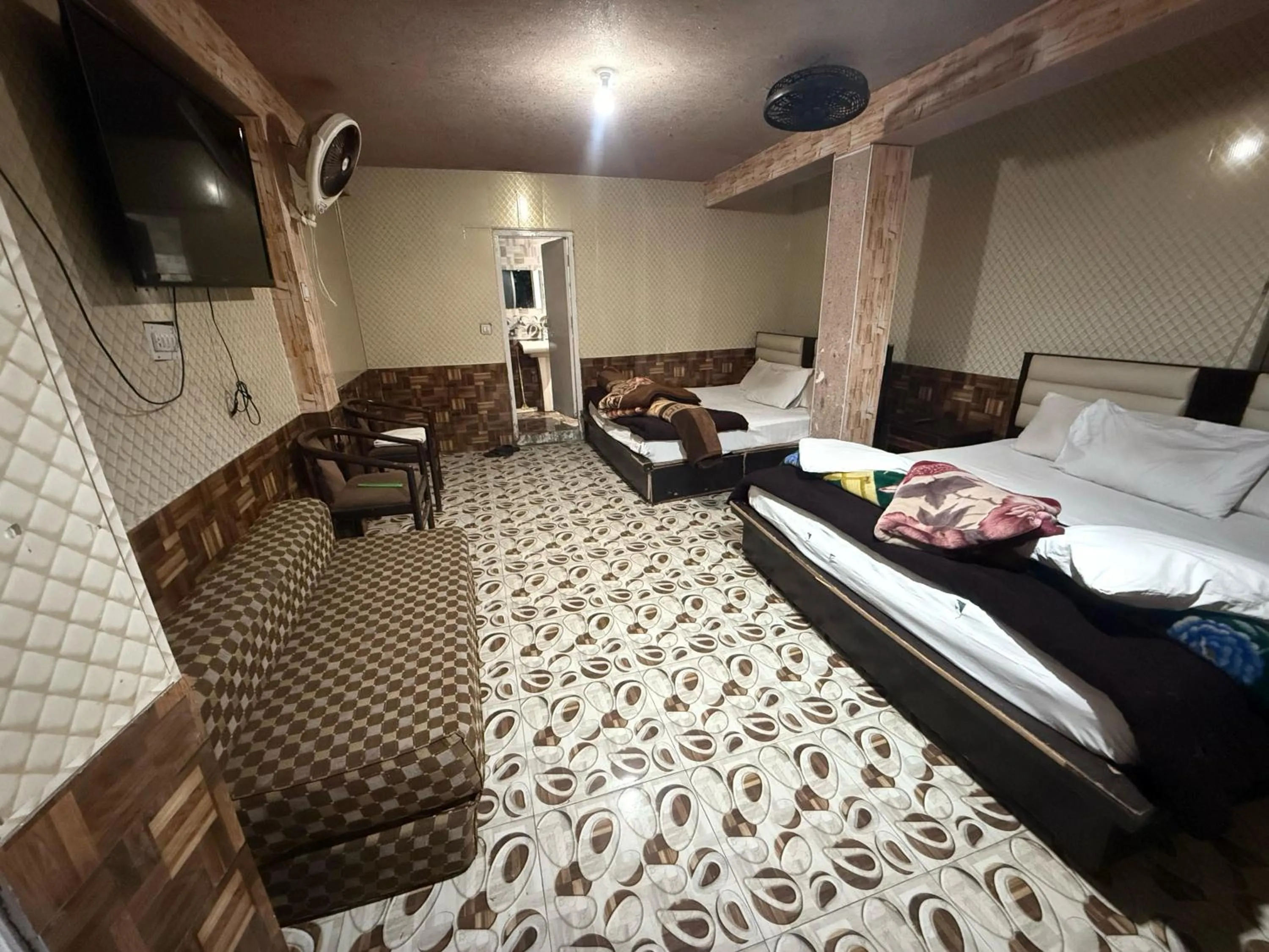 Bedroom, Bed in Pleasant View Murree