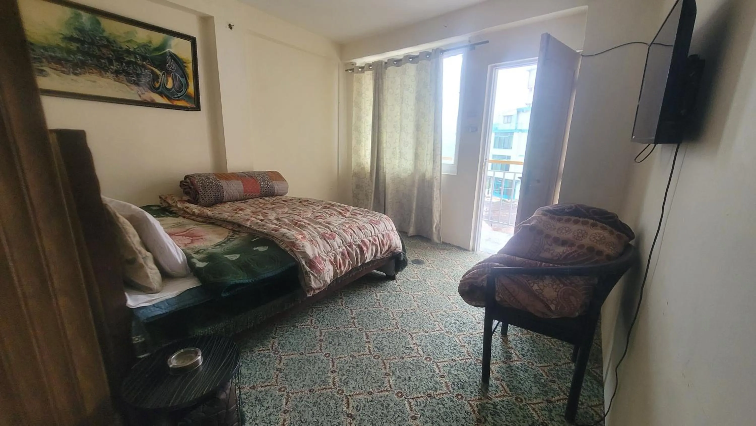 Bedroom, Bed in Pleasant View Murree