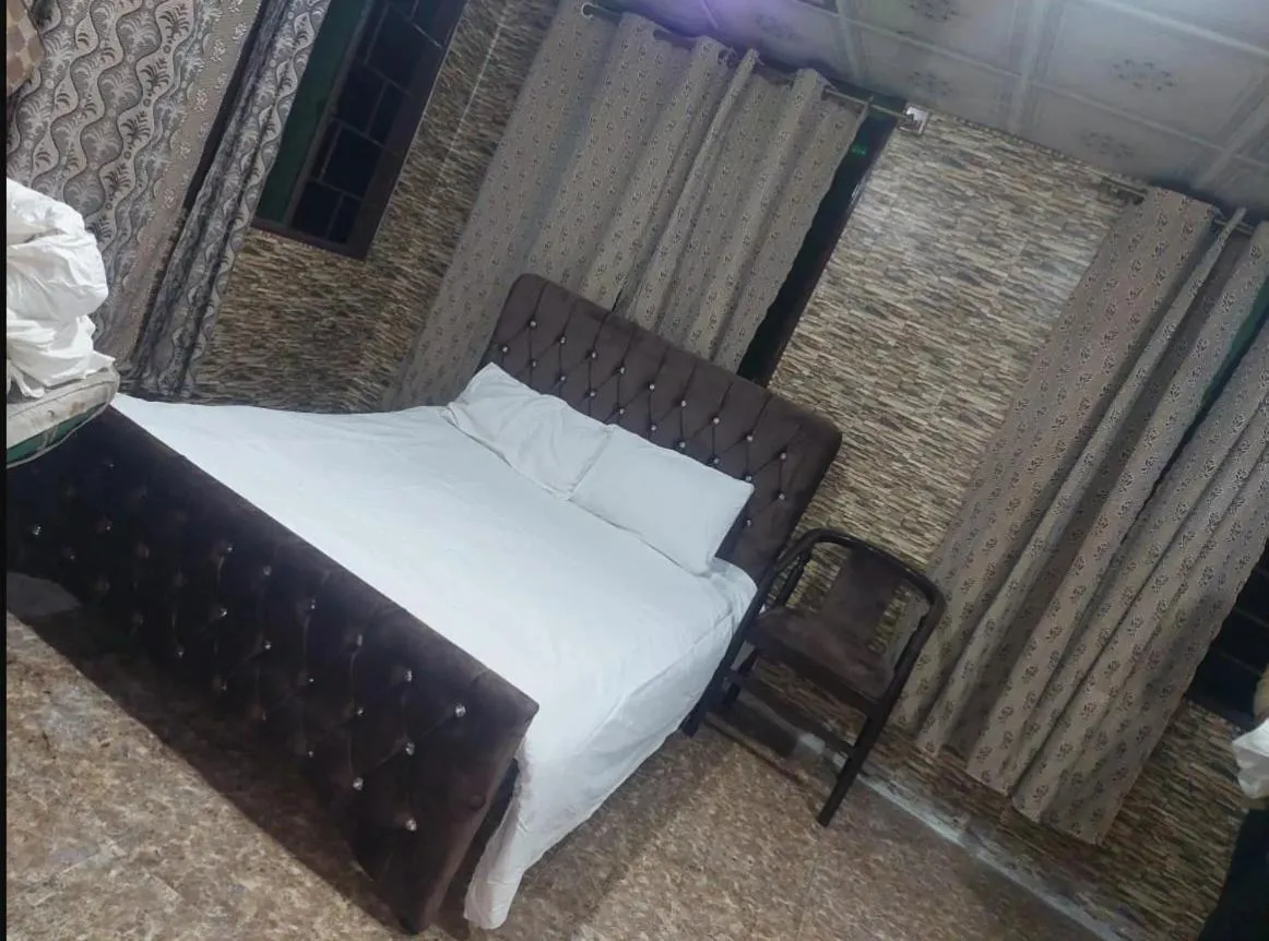 Bedroom, Bed in Pleasant View Murree