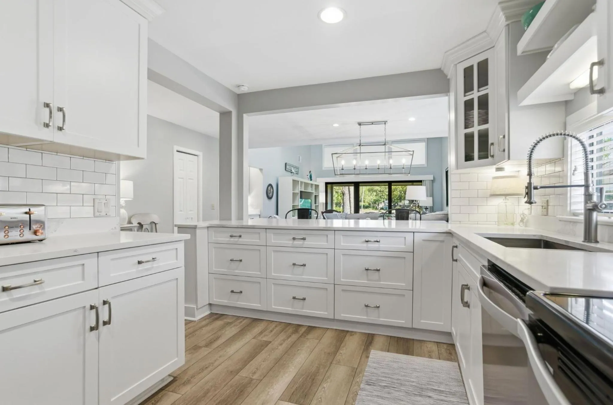 Kitchen or kitchenette in 563 Ocean Course at The Sea Pines Resort