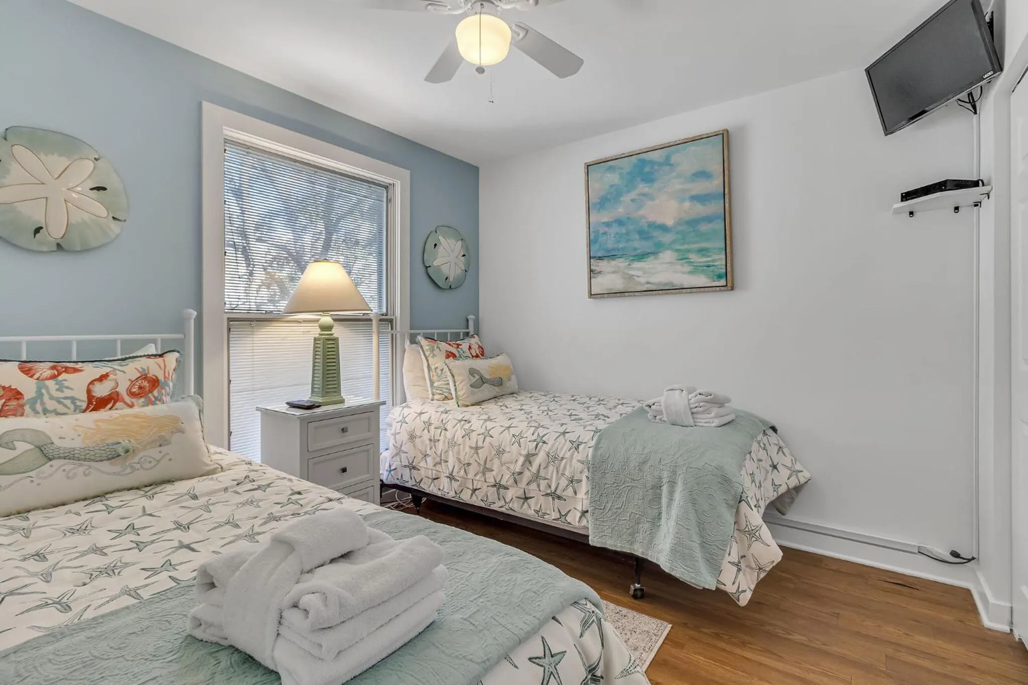 Bed in 963 Cutter Court at The Sea Pines Resort