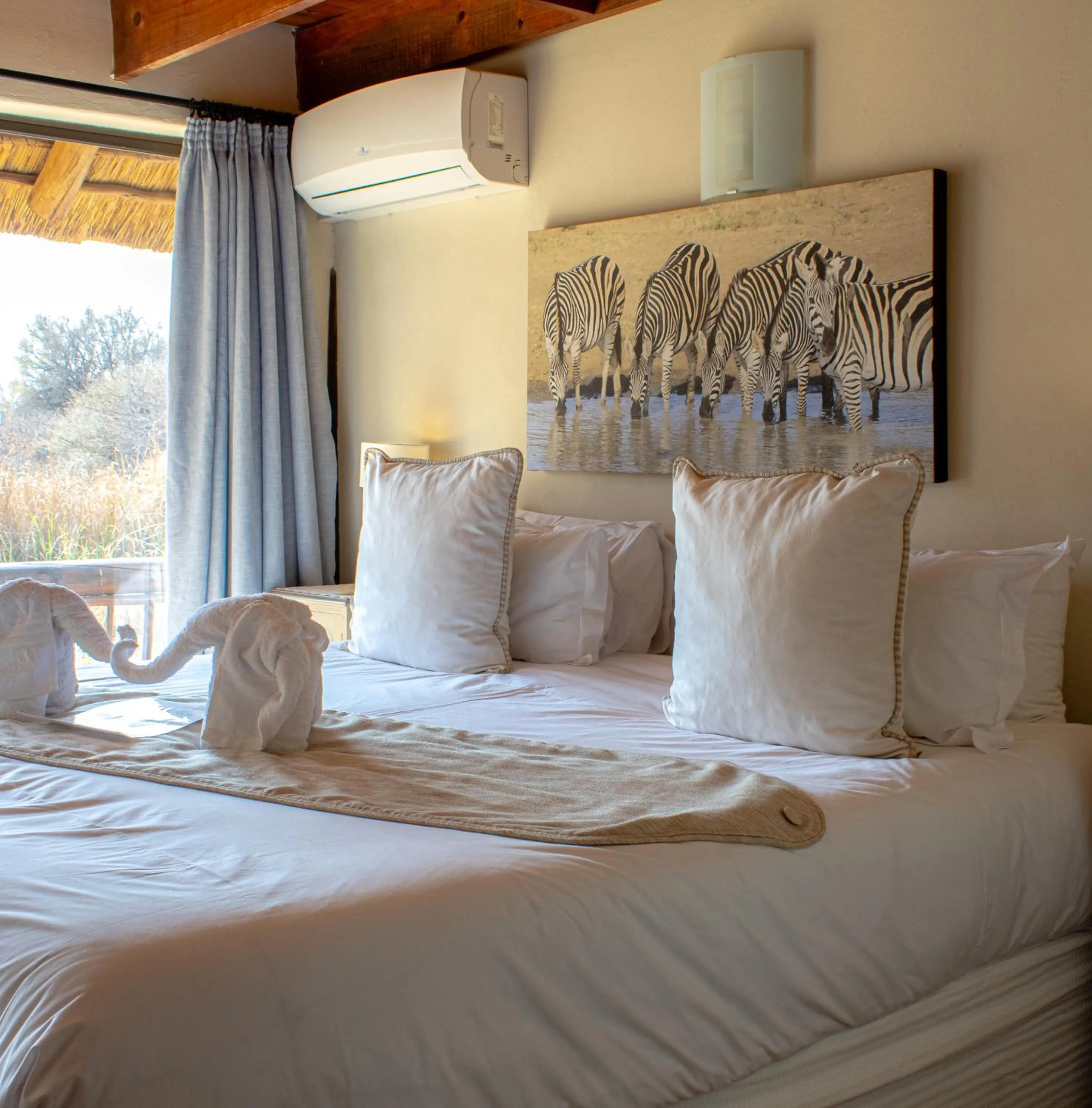 Bedroom, Bed in Tshikwalo Game Lodge