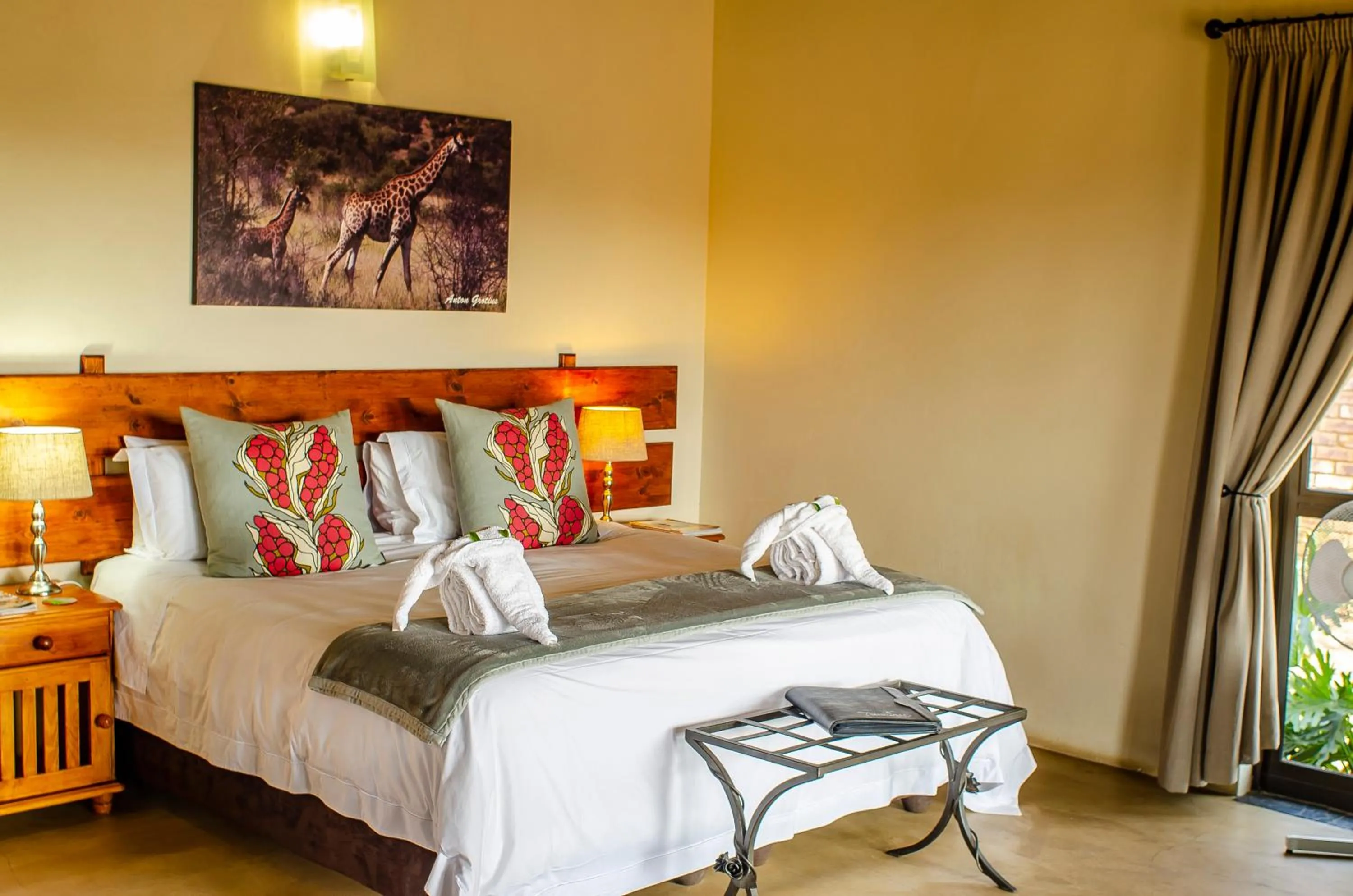 Bedroom, Bed in Tshikwalo Game Lodge