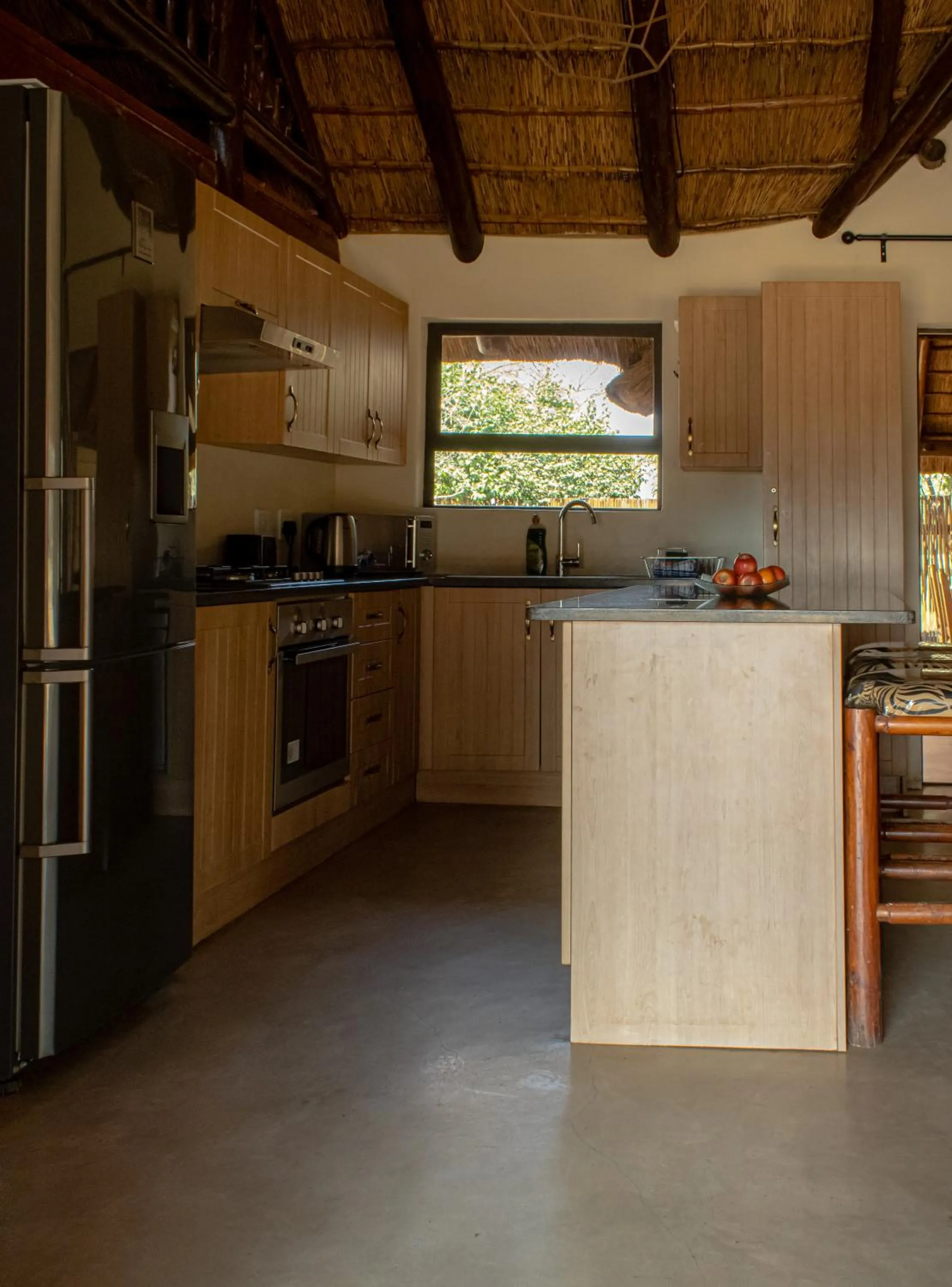 Kitchen or kitchenette in Tshikwalo Game Lodge