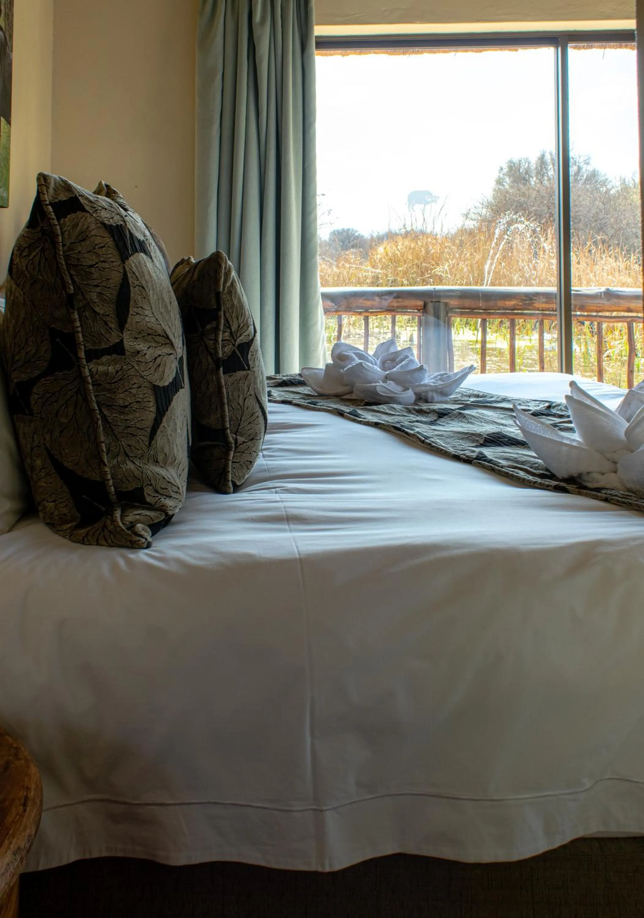 Bedroom, Bed in Tshikwalo Game Lodge