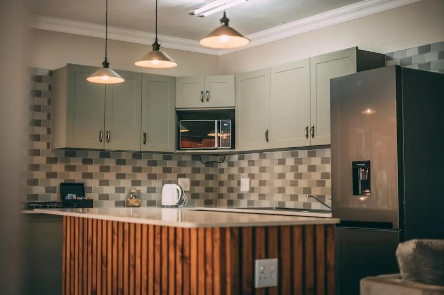 Kitchen or kitchenette in Tshikwalo Game Lodge