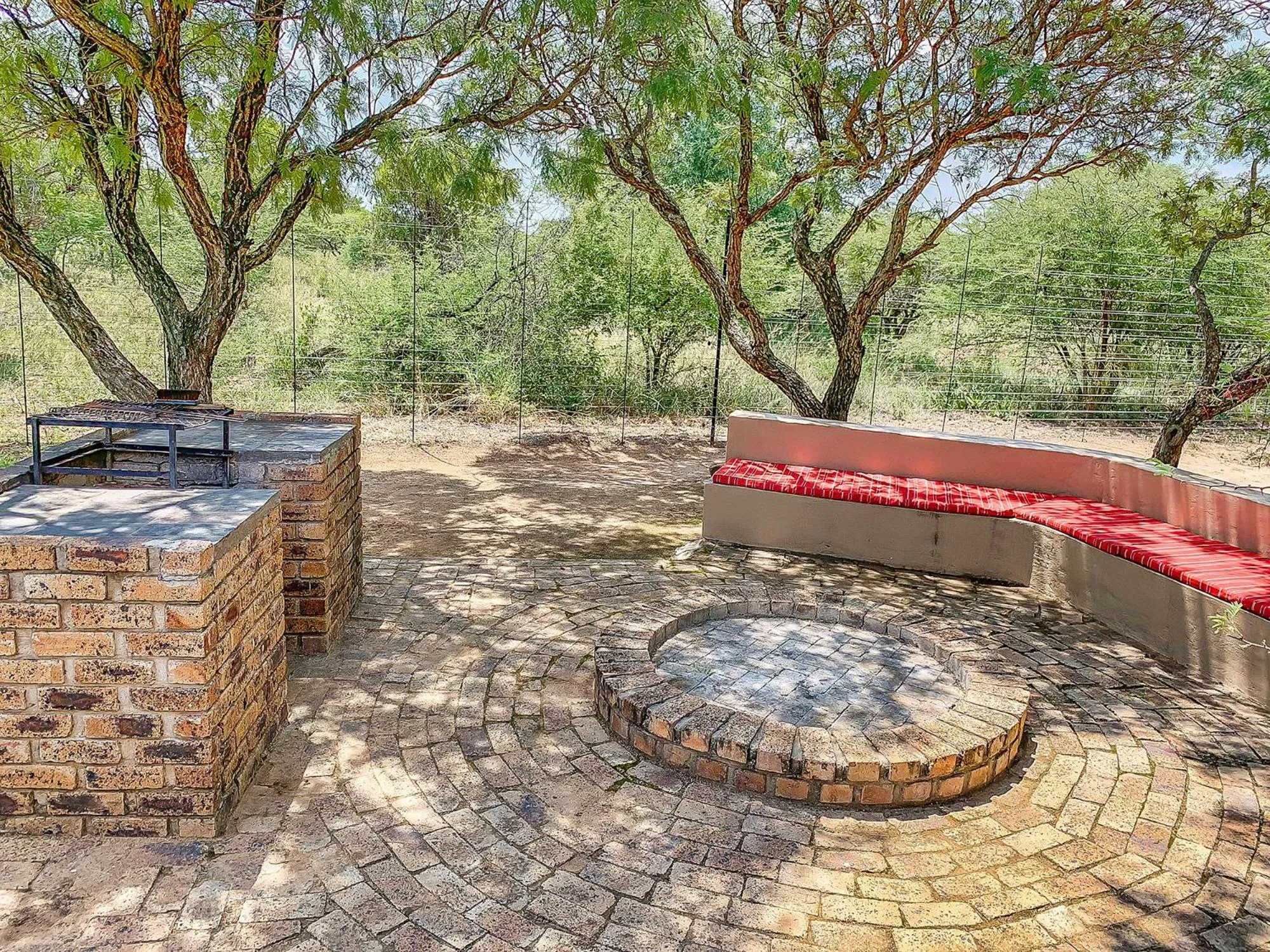 BBQ facilities in Tshikwalo Game Lodge