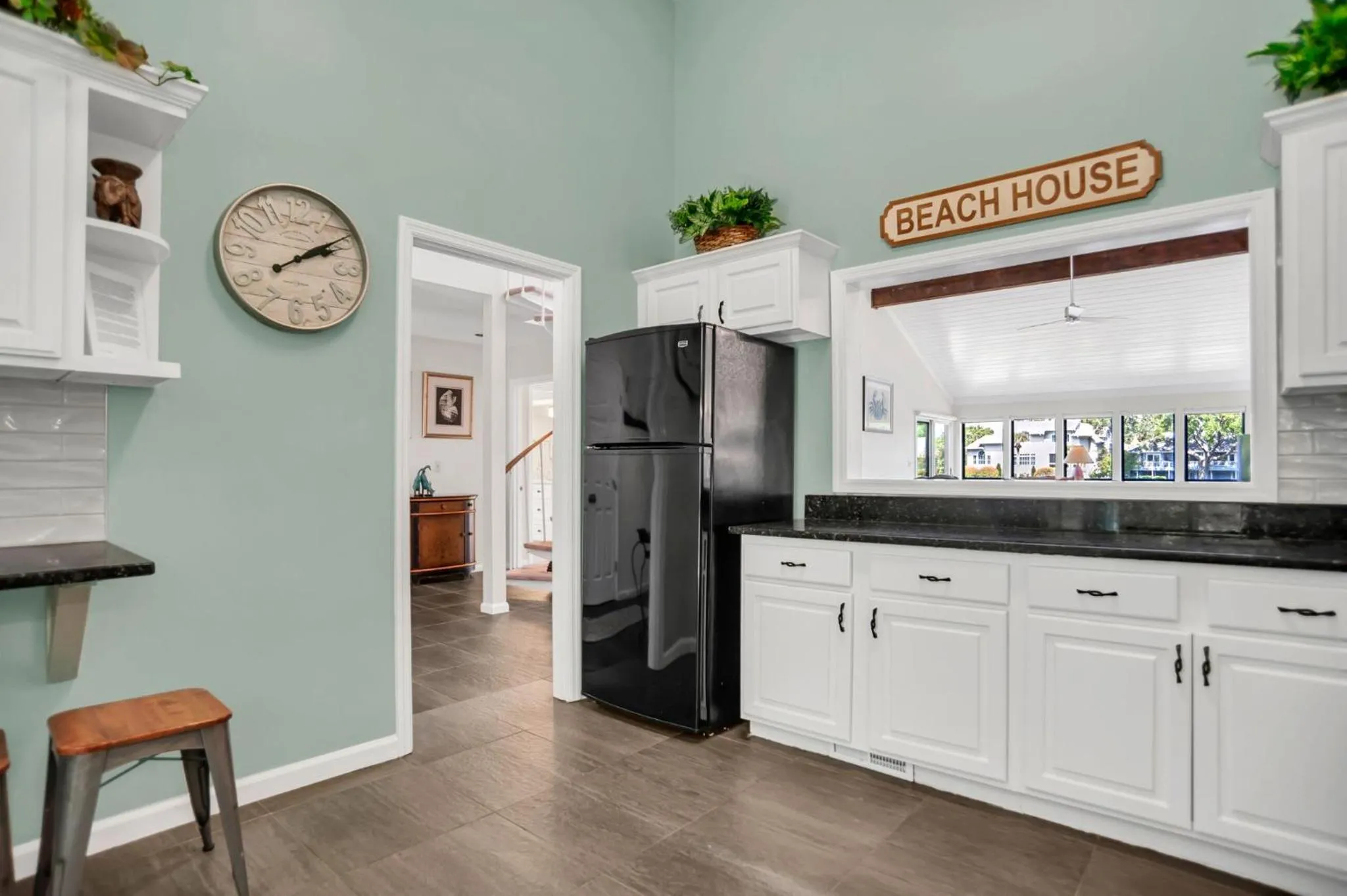 Kitchen or kitchenette in 2629 Calibogue Club at The Sea Pines Resort