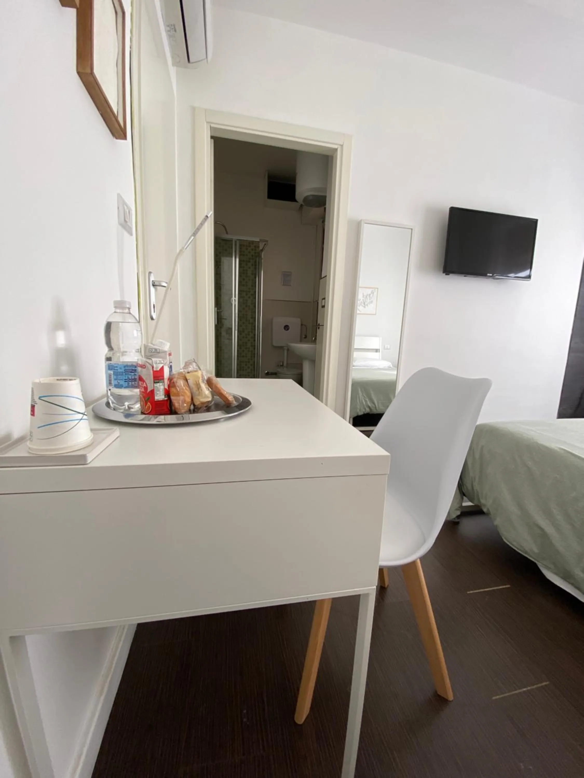 TV and multimedia, Bed in Domus Corso Umberto 18 B&B