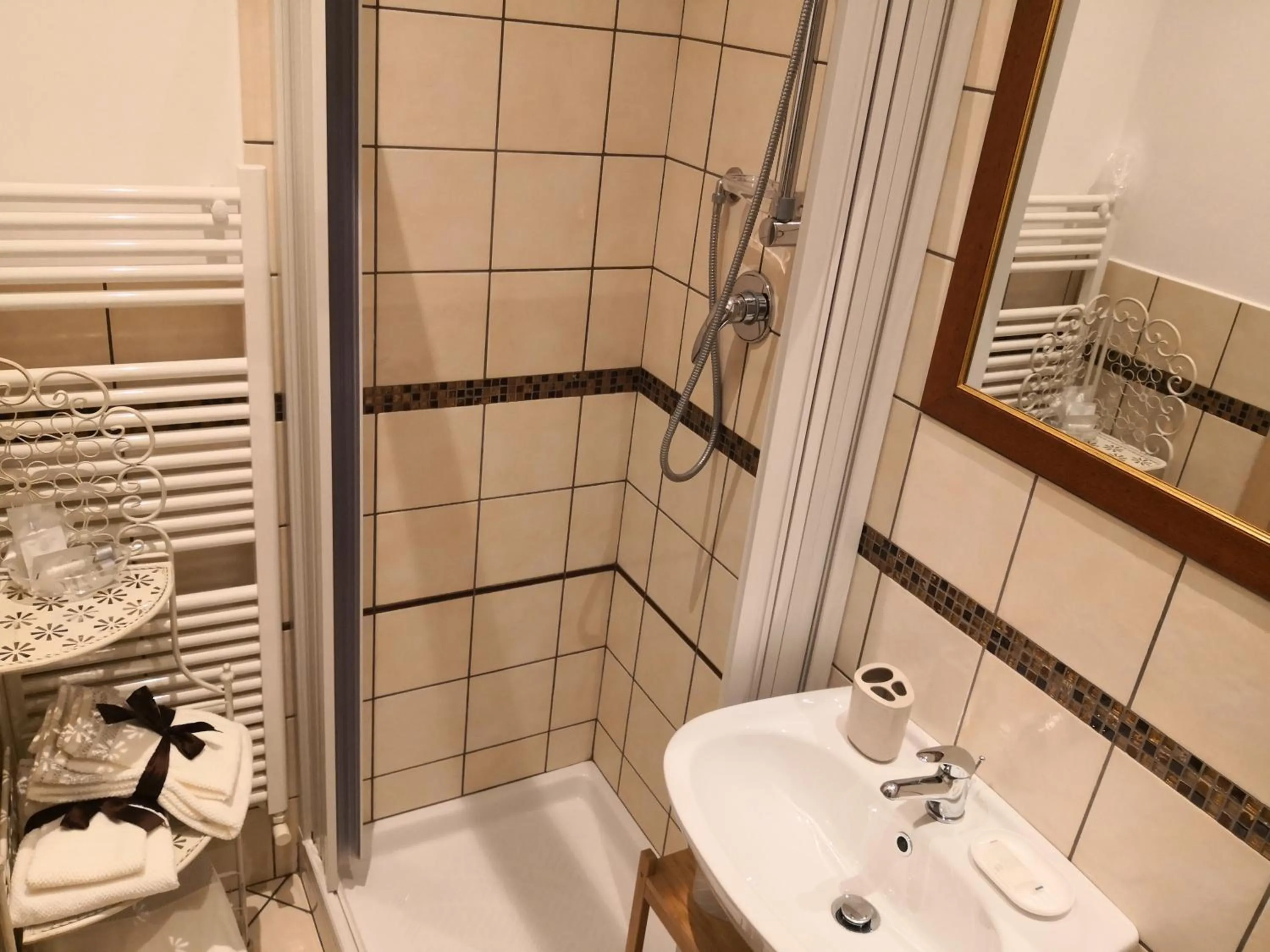 Bathroom in SeleneBeach B&B