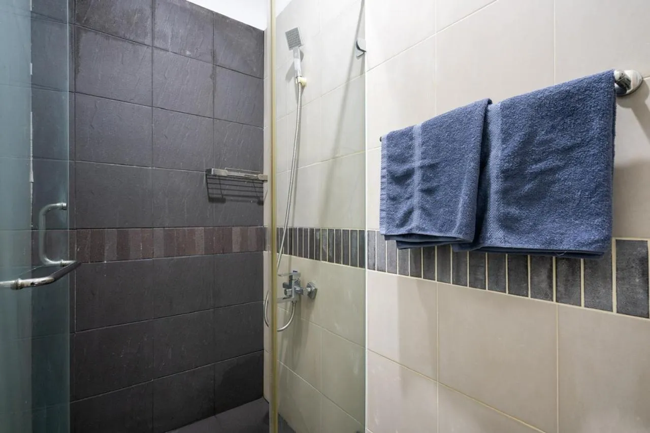 Shower in HomeAway Dang Thi Nhu