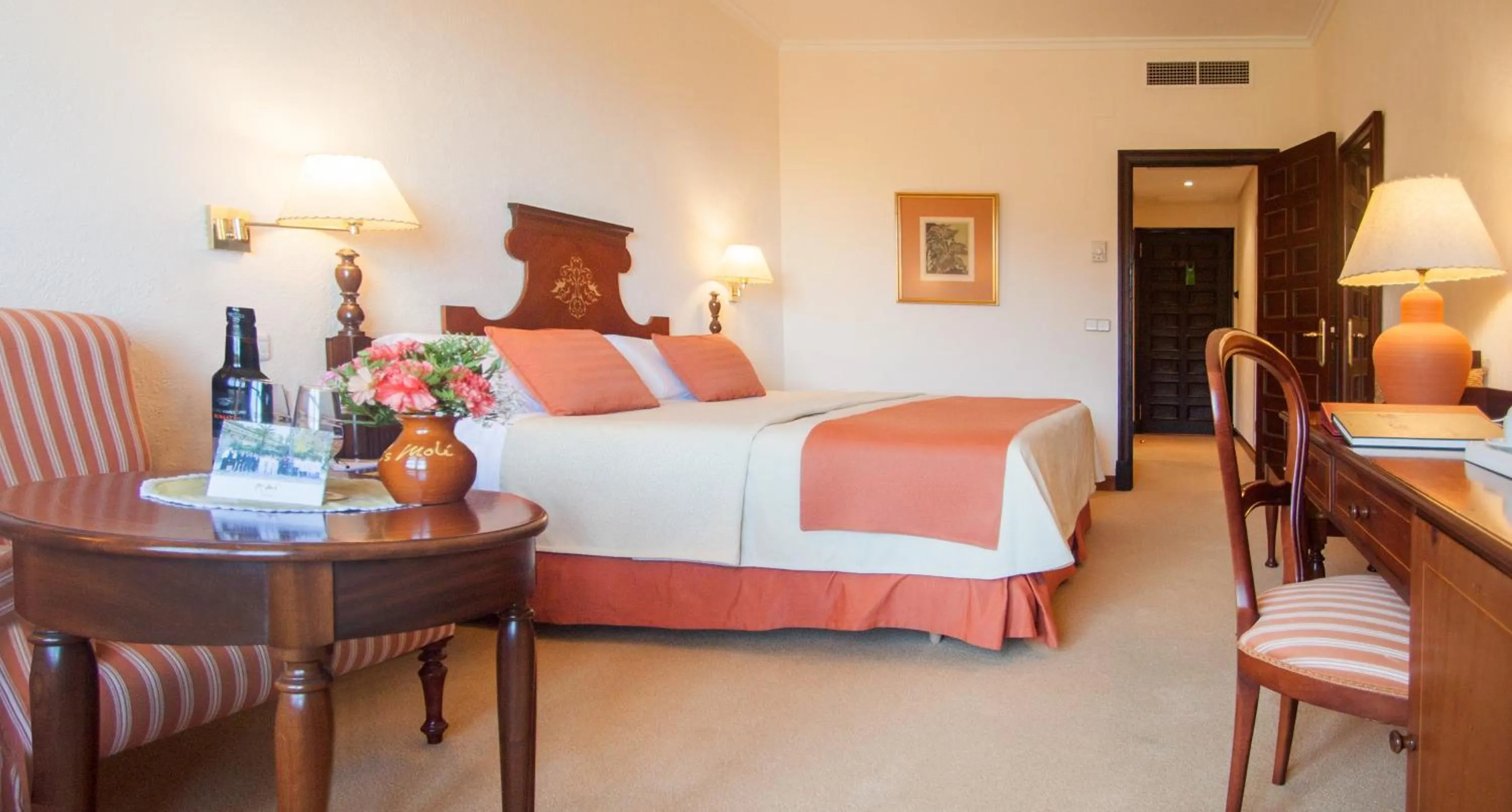 Photo of the whole room, Bed in Es Moli Hotel