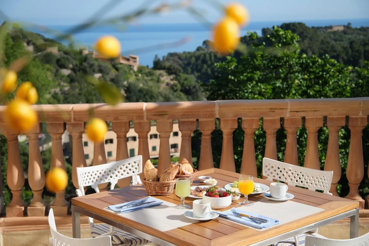 Patio in Es Moli Hotel