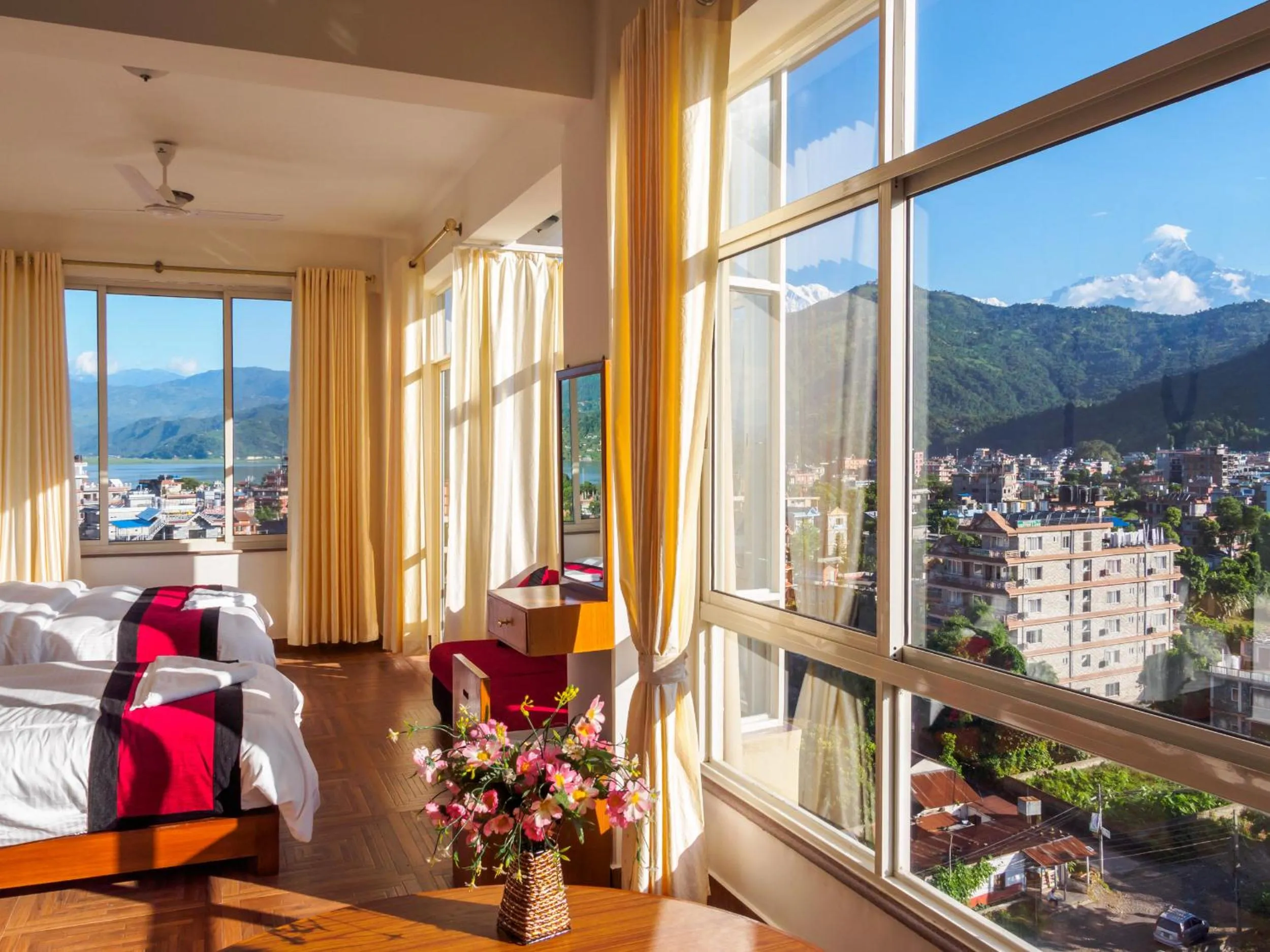 Mountain view in Hotel City Inn - Mountain View