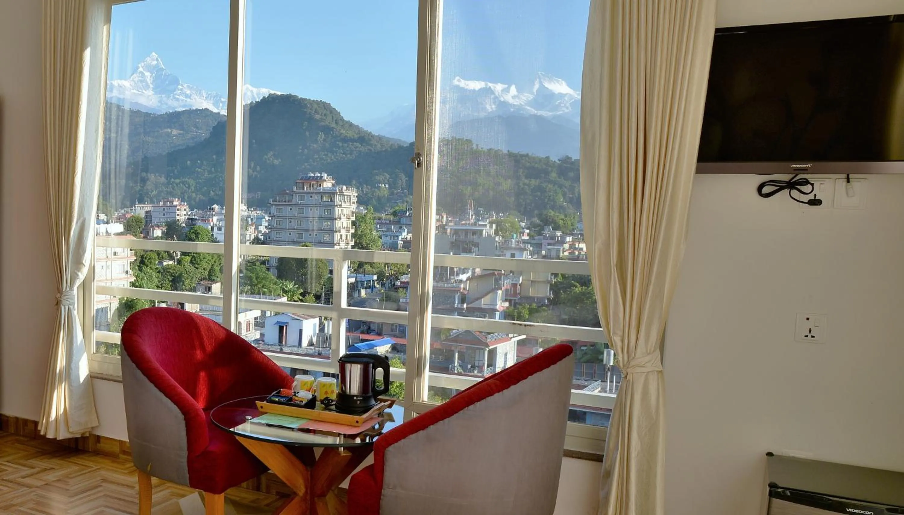 Mountain view in Hotel City Inn - Mountain View