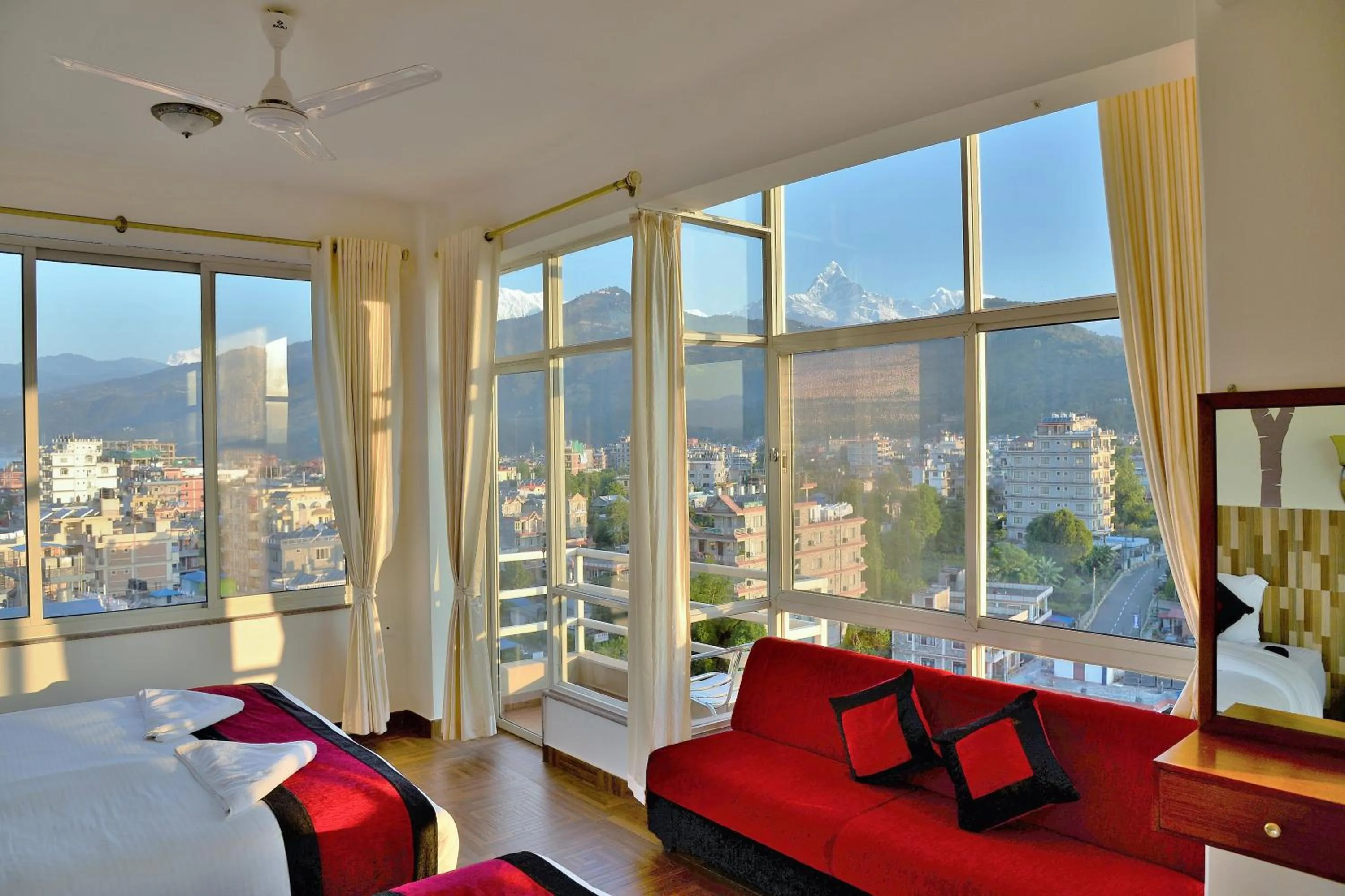 Lake view, Bed in Hotel City Inn - Mountain View