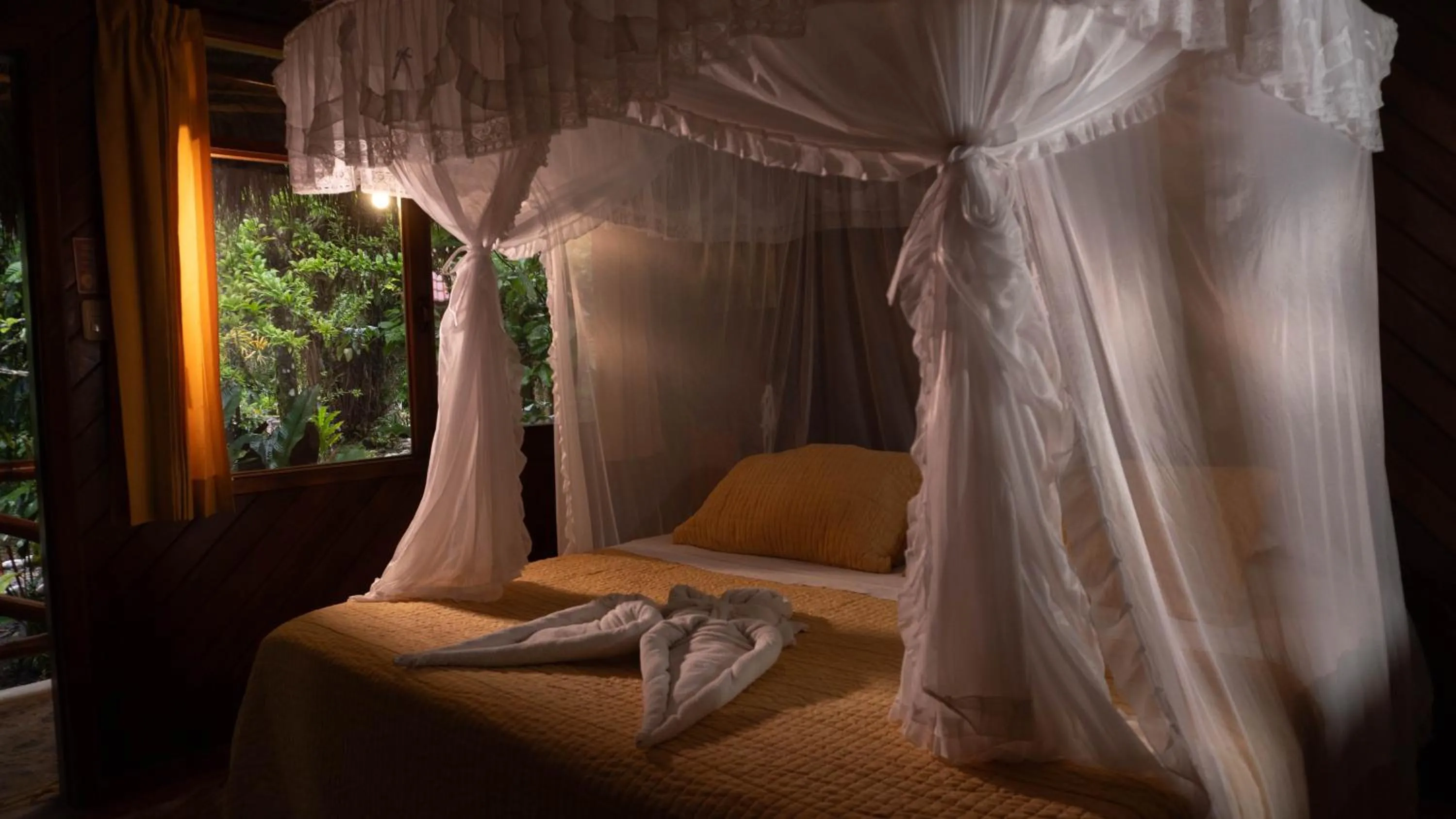Decorative detail, Bed in Shandia Lodge