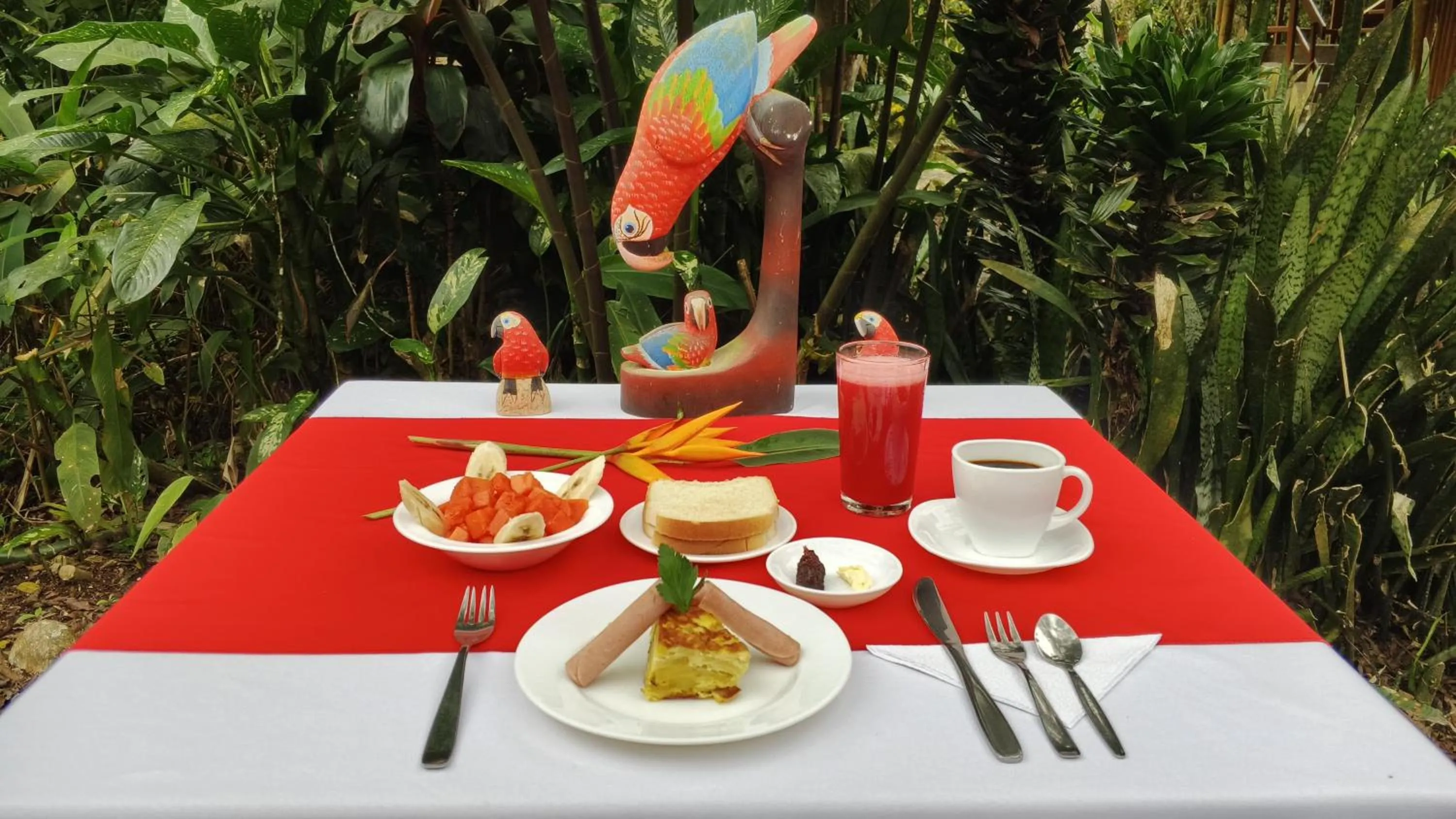 Breakfast in Shandia Lodge