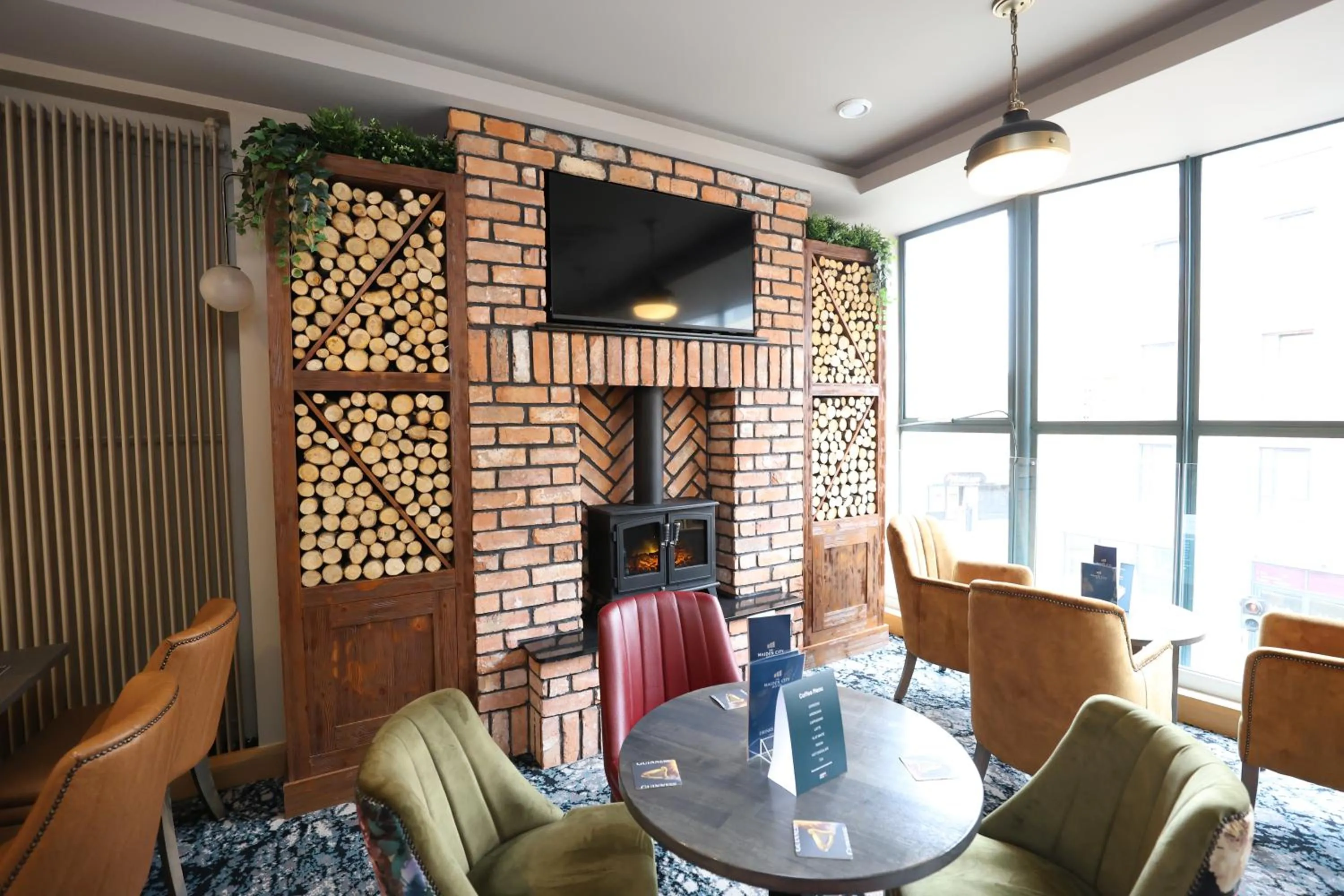 Evening entertainment in The Maiden City Hotel