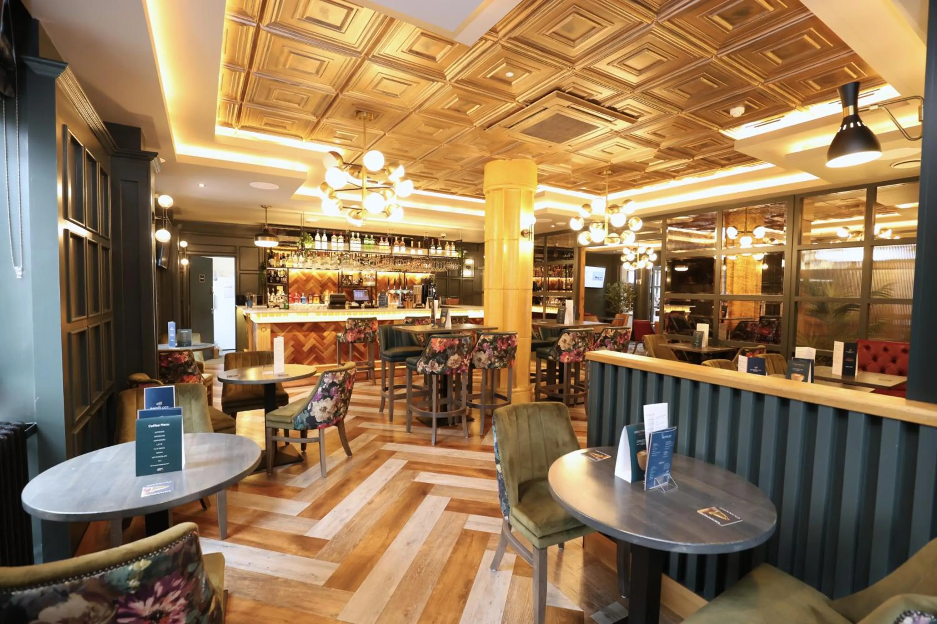 Lounge or bar in The Maiden City Hotel