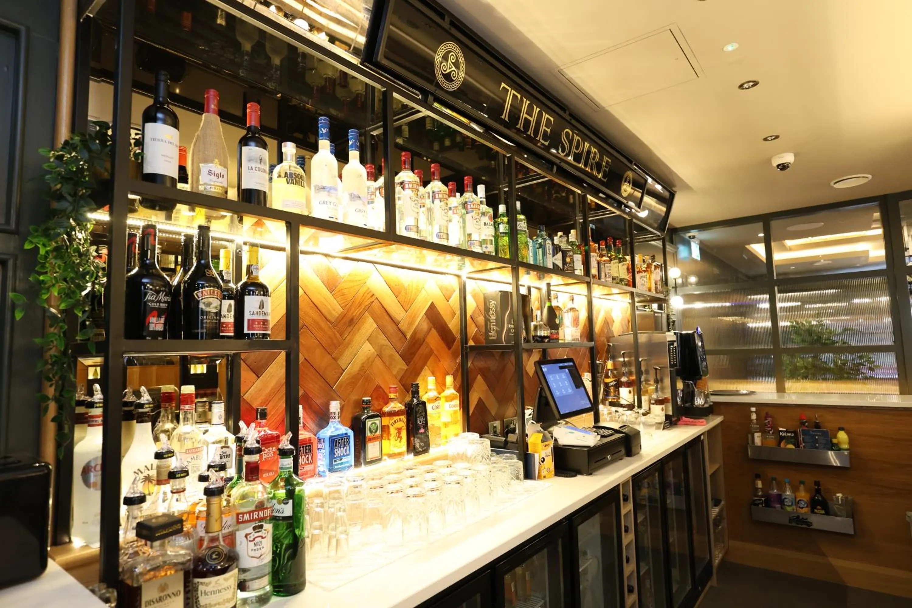 Drinks in The Maiden City Hotel