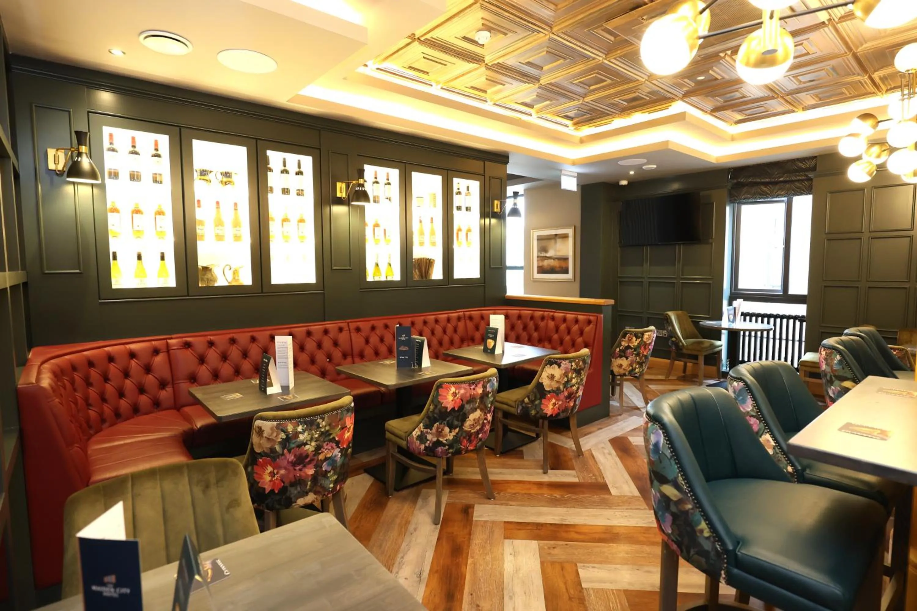 Lounge or bar in The Maiden City Hotel