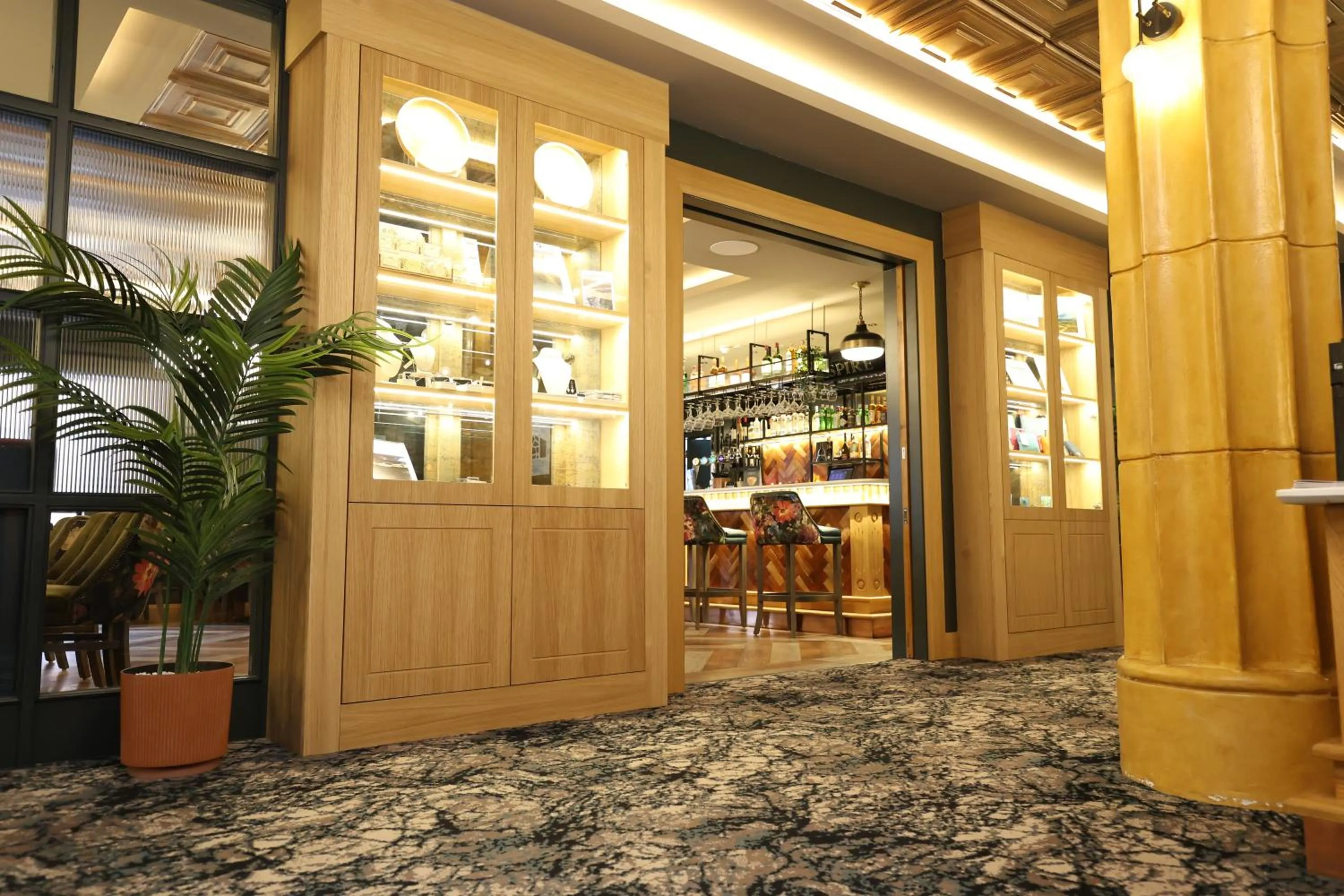 Lounge or bar in The Maiden City Hotel