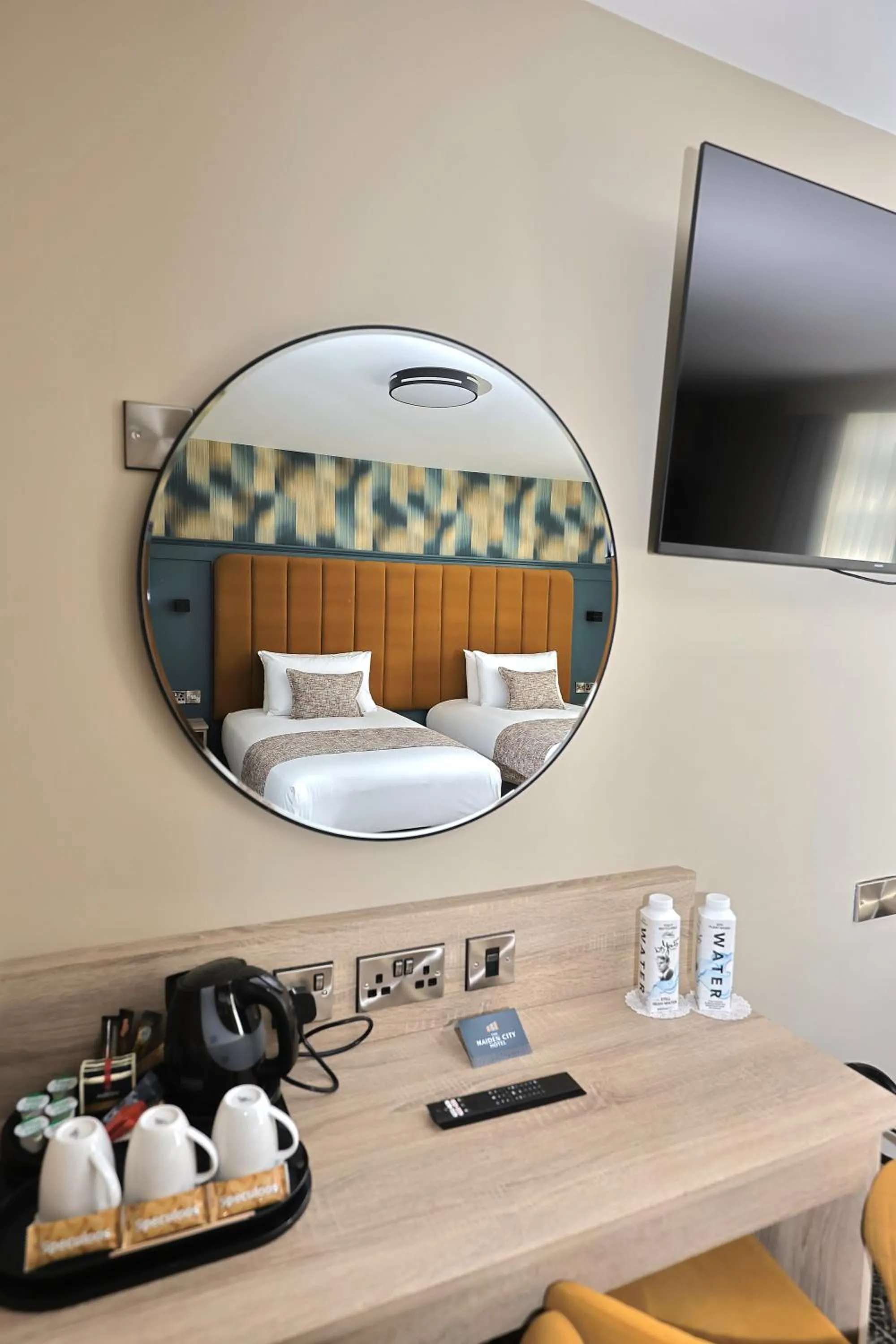 Coffee/tea facilities in The Maiden City Hotel