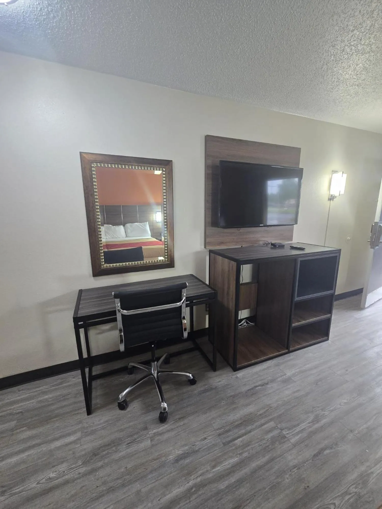 TV and multimedia in Studios 4 Less Chesapeake