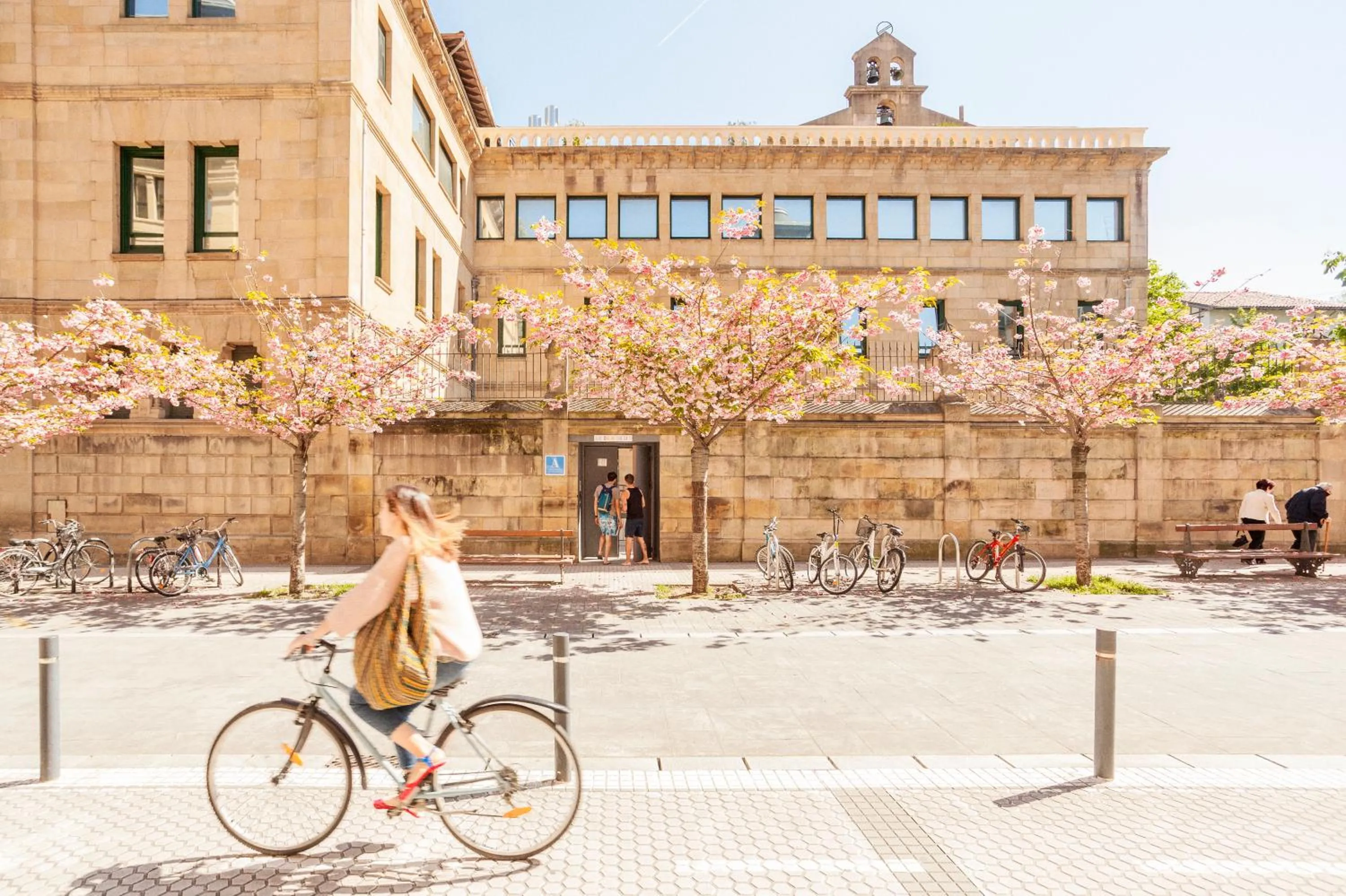 Facade/entrance in A Room In The City Hostel