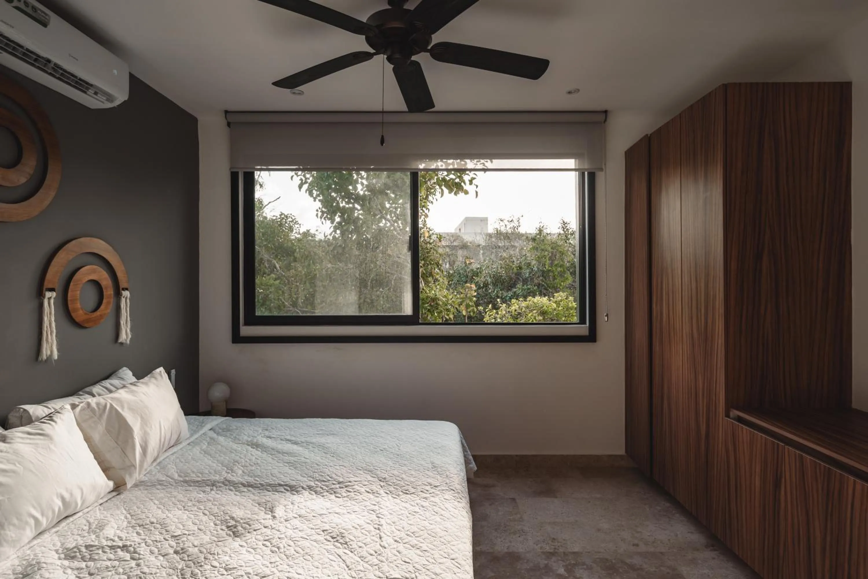 Bed in Best Condo with Rooftop Pool, Gym, Coworking, Cinema