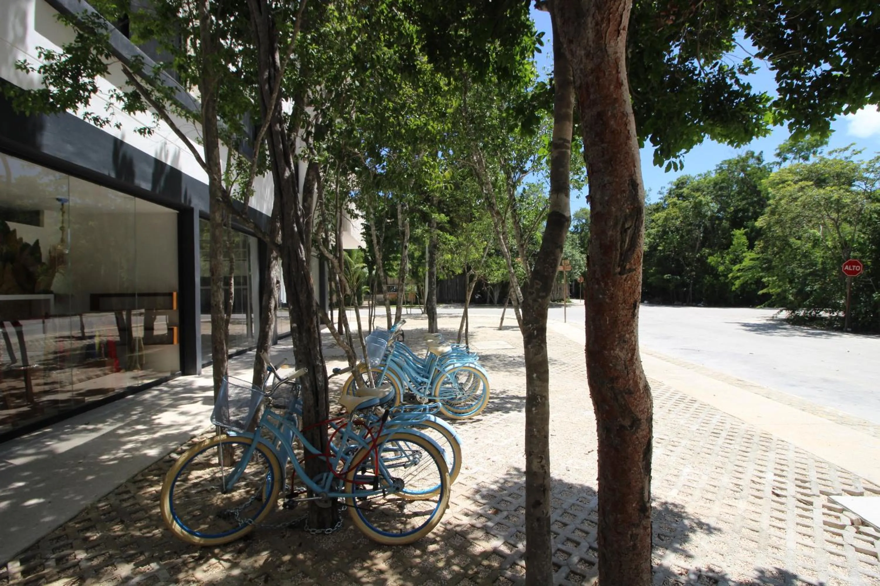 Parking in Best Condo with Rooftop Pool, Gym, Coworking, Cinema