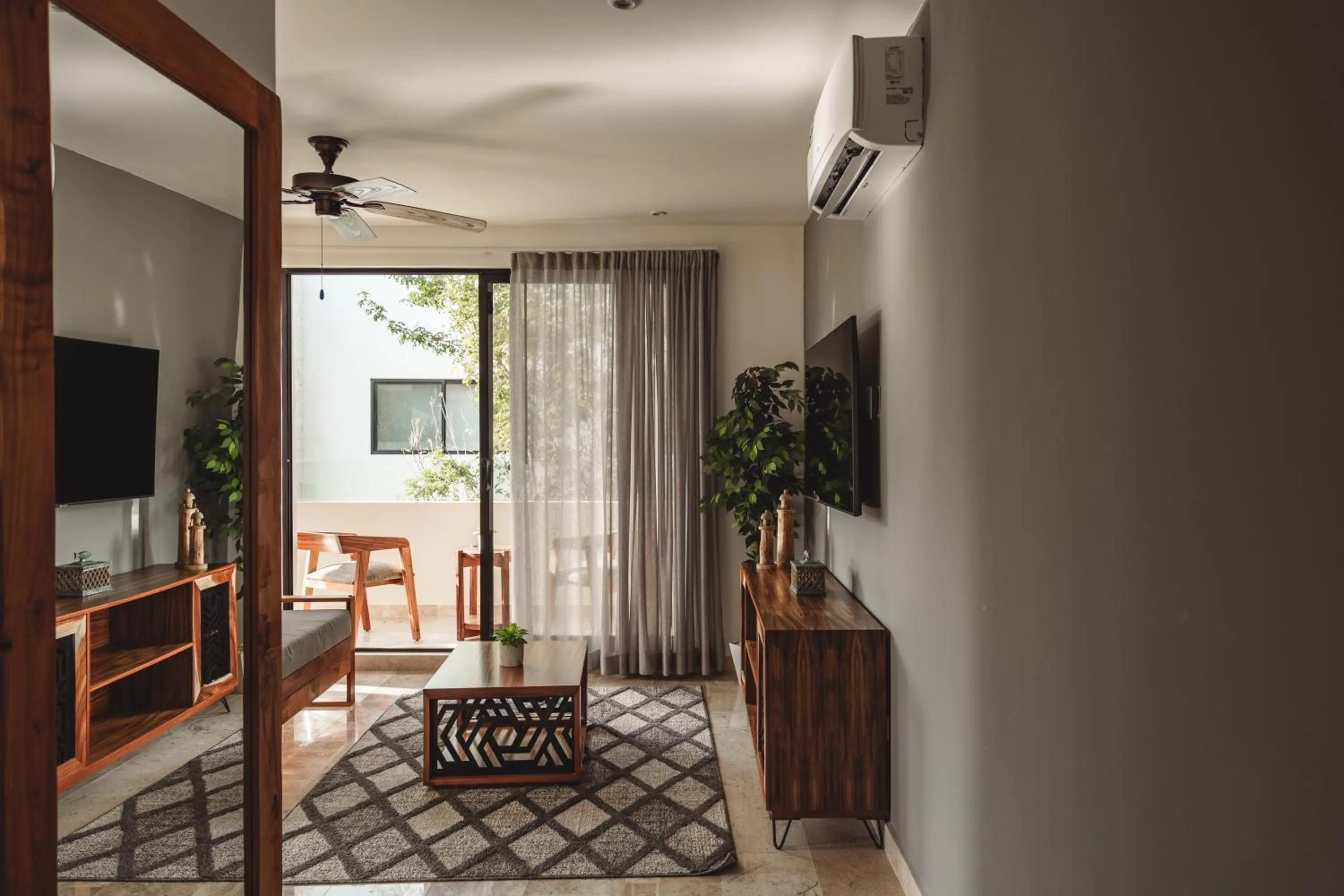 TV and multimedia in Best Condo with Rooftop Pool, Gym, Coworking, Cinema
