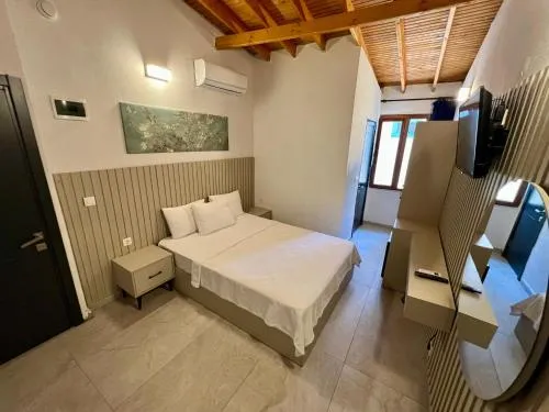 Ados Hotel