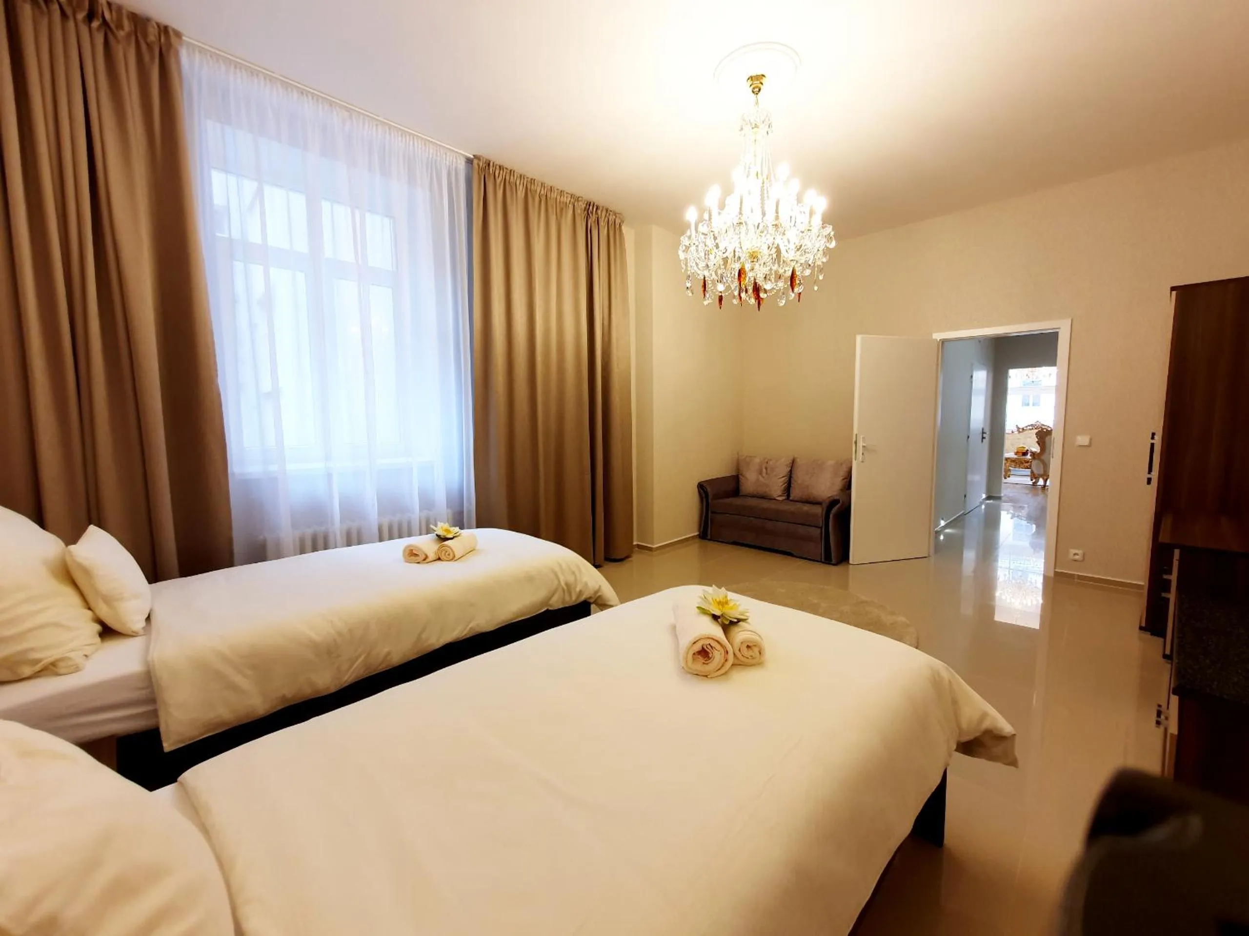 Bed in Madonna Apartments