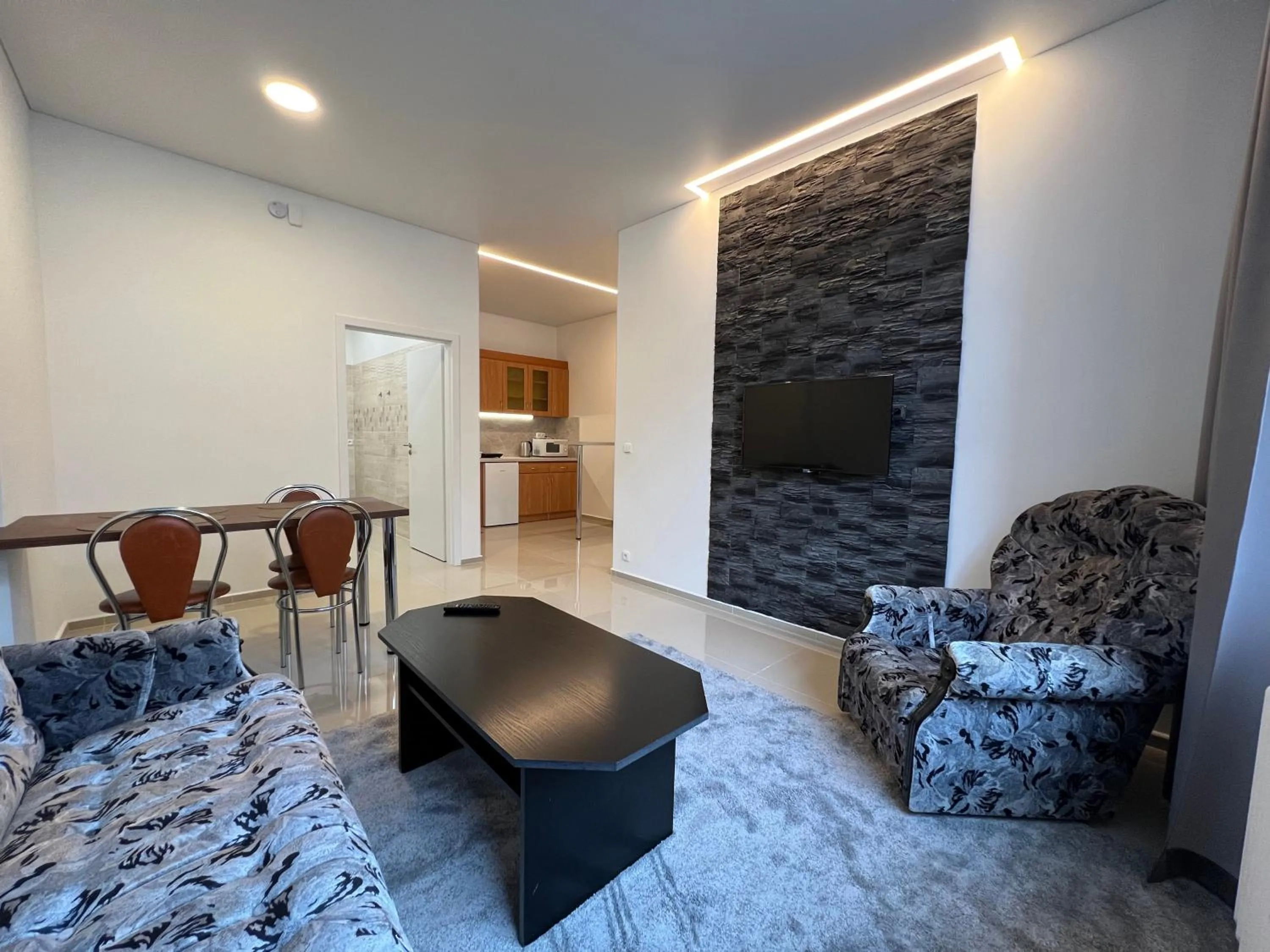 TV and multimedia in Madonna Apartments