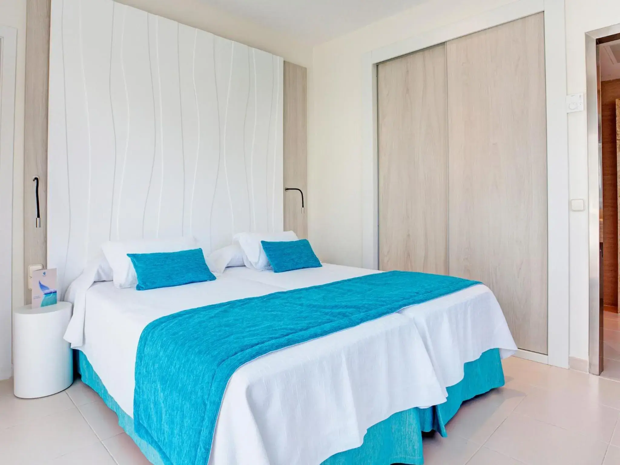 Photo of the whole room, Bed in Grupotel Mallorca Mar Photo of the whole room, Bed in Grupotel Mallorca Mar