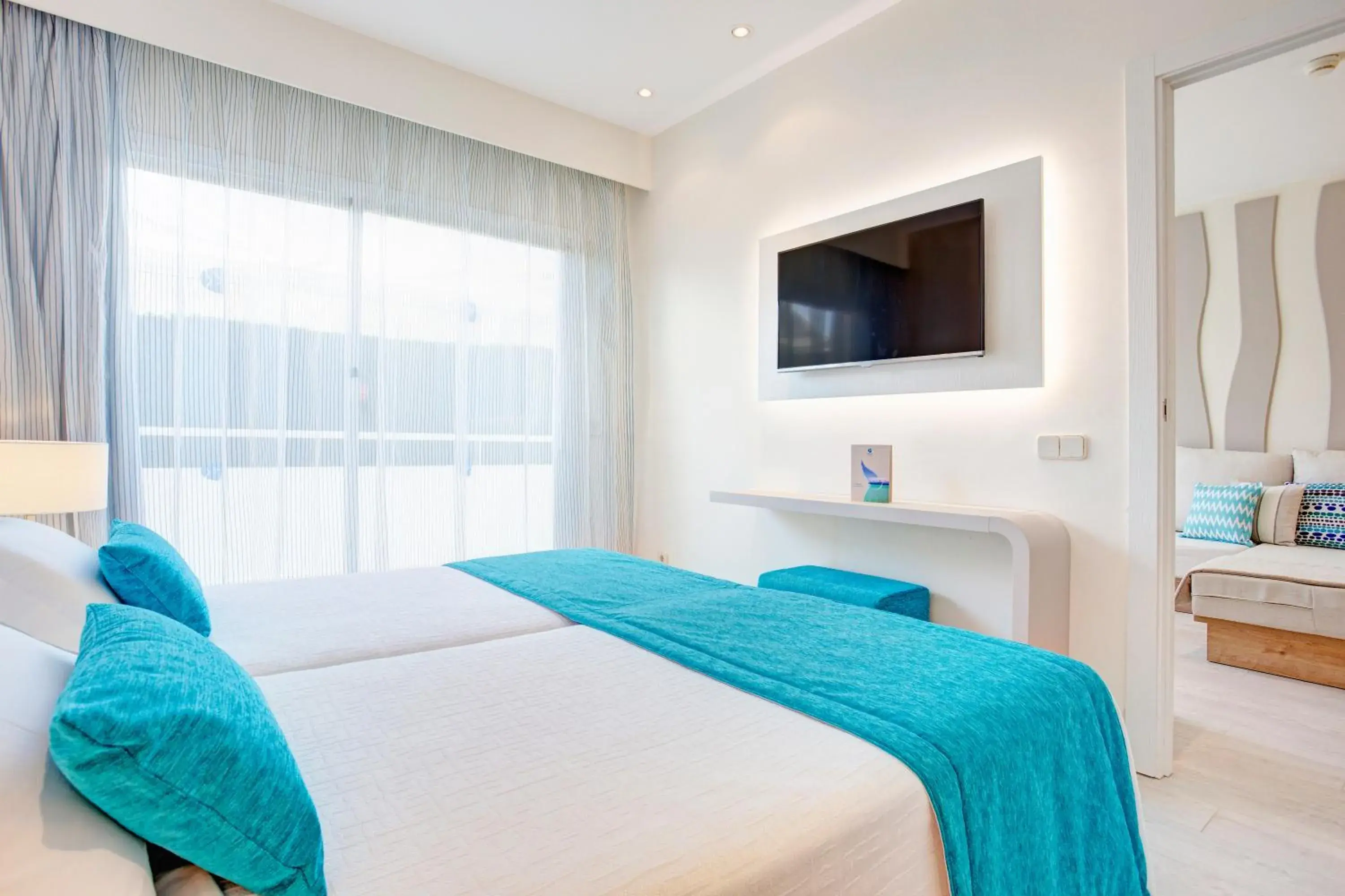 TV and multimedia, Bed in Grupotel Mallorca Mar TV and multimedia, Bed in Grupotel Mallorca Mar