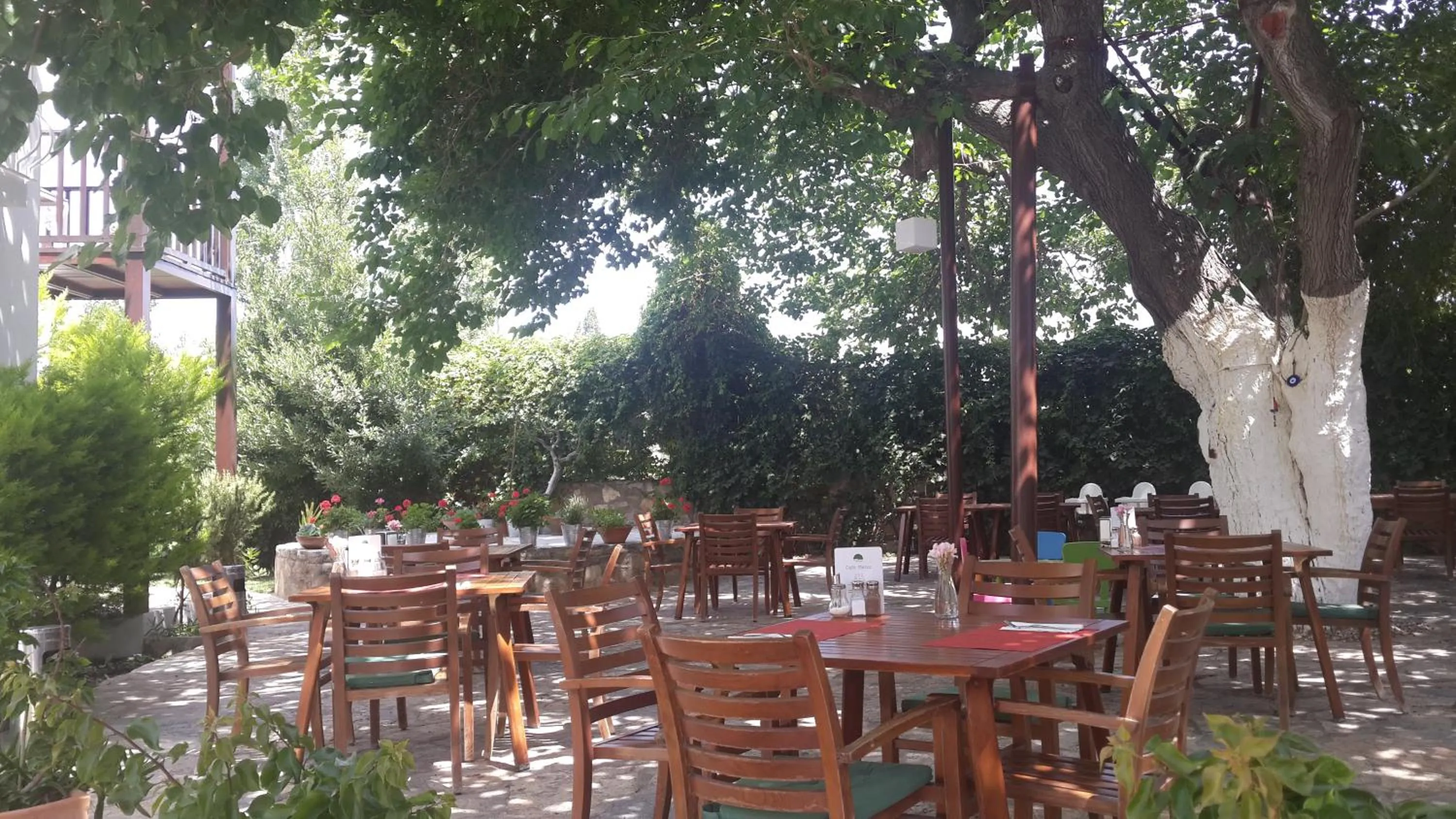 Restaurant/places to eat in Meis Hotel