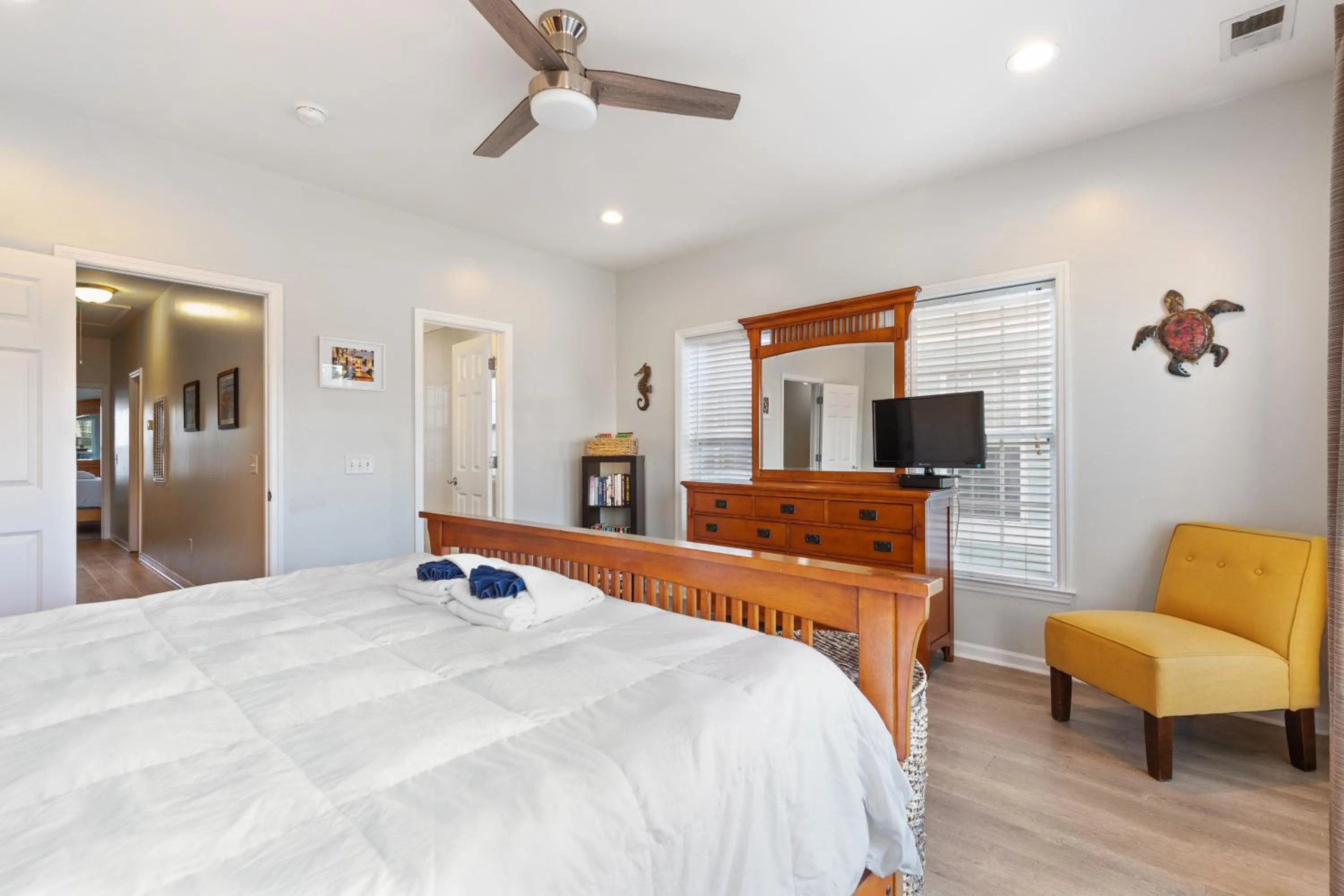 Bed in 113 Waters Edge Community