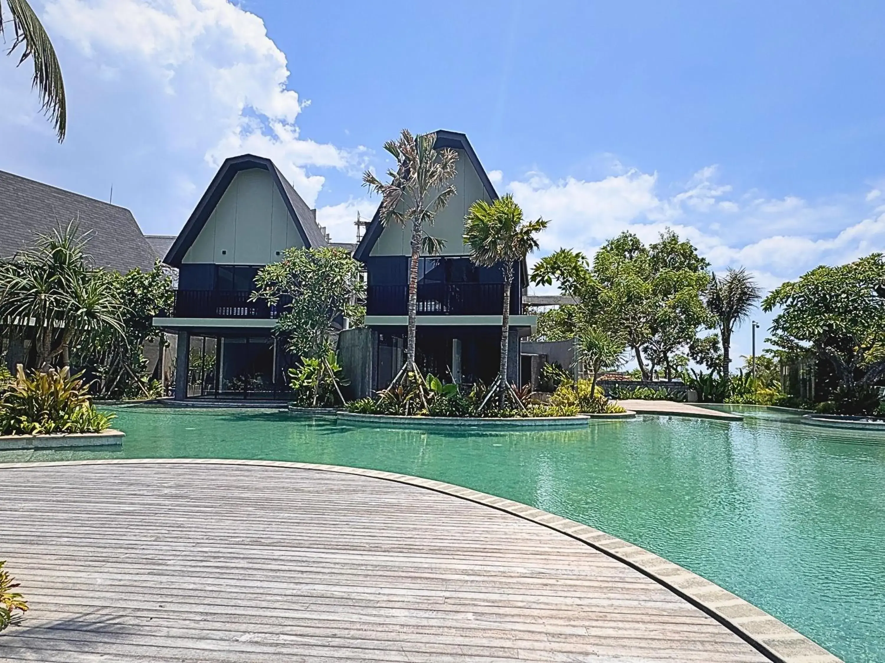 Swimming pool in Quenzo Beach Resort Swimming pool in Quenzo Beach Resort