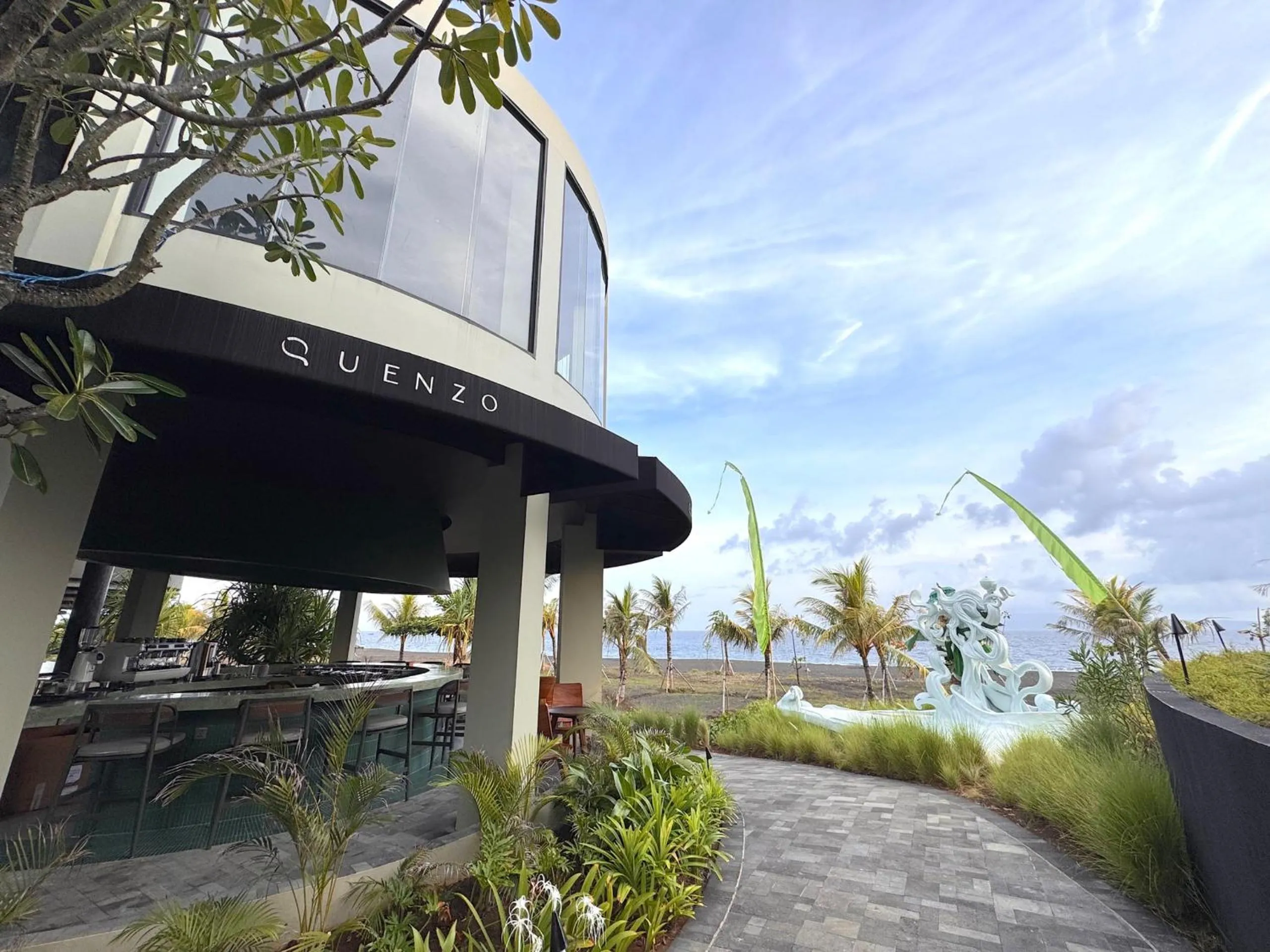 Restaurant/places to eat in Quenzo Beach Resort